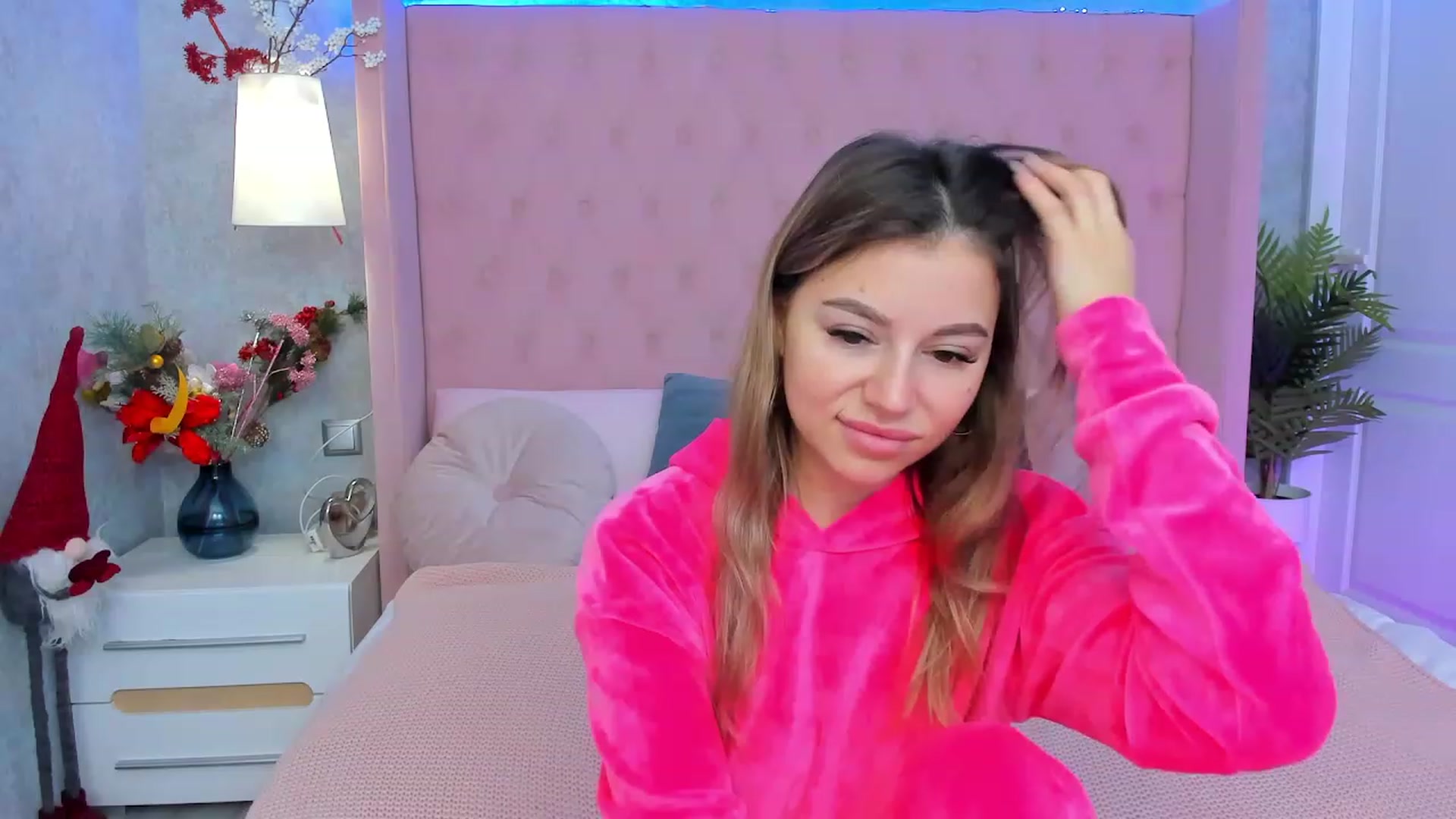 Gallery image thumbnail from SofiBloom's myfreecams stream on, 01/03/2023, 07:22 image 5 of 20
