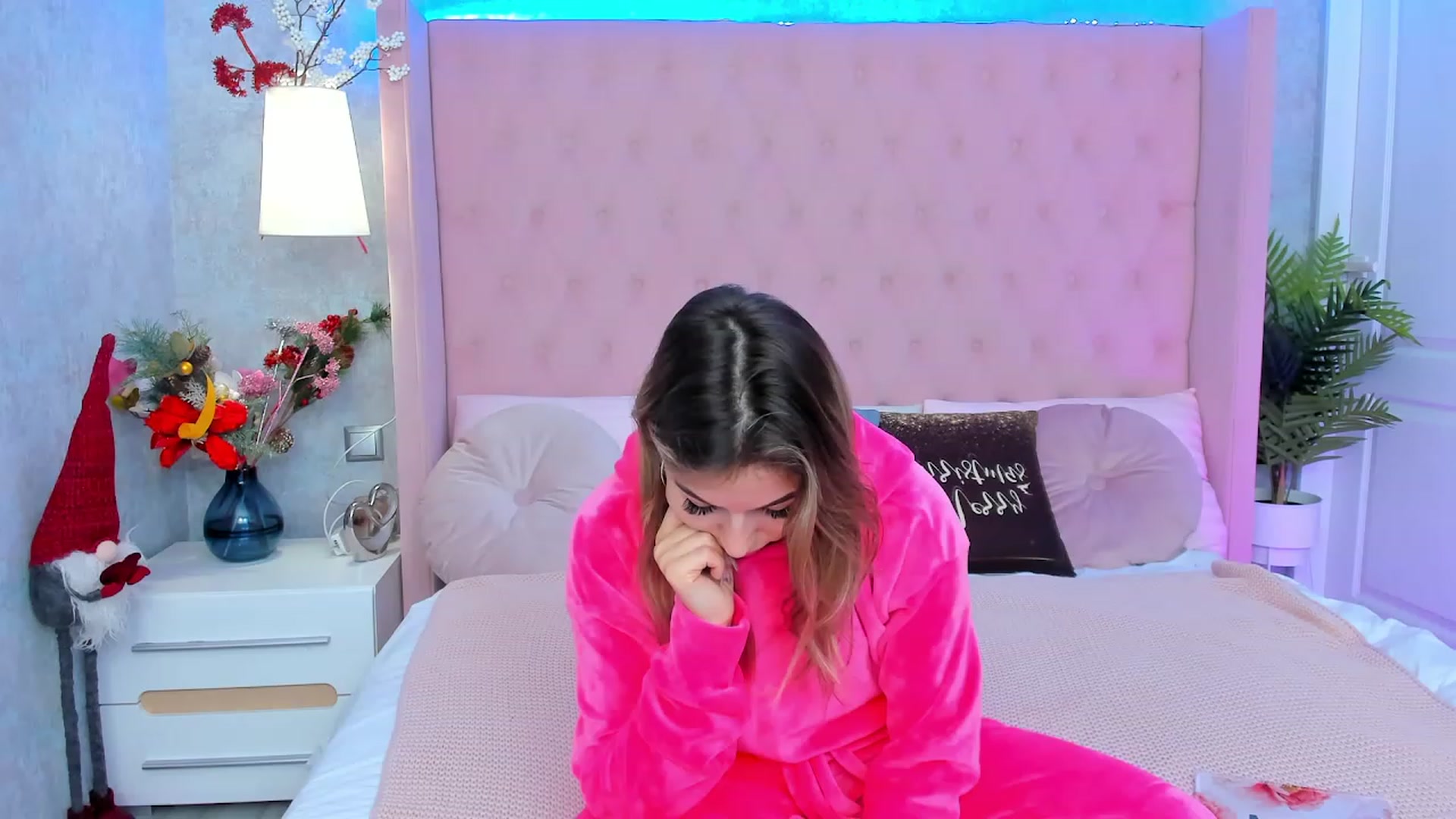 Gallery image thumbnail from SofiBloom's myfreecams stream on, 01/03/2023, 08:58 image 2 of 20
