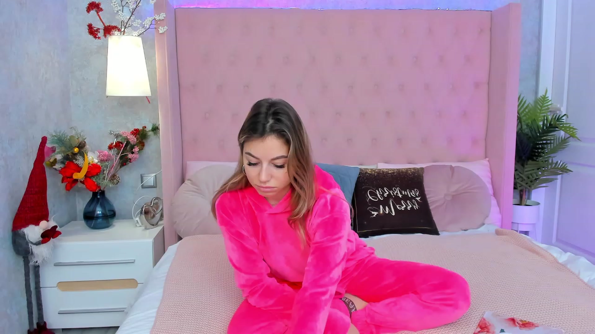 Gallery image thumbnail from SofiBloom's myfreecams stream on, 01/03/2023, 08:58 image 11 of 20