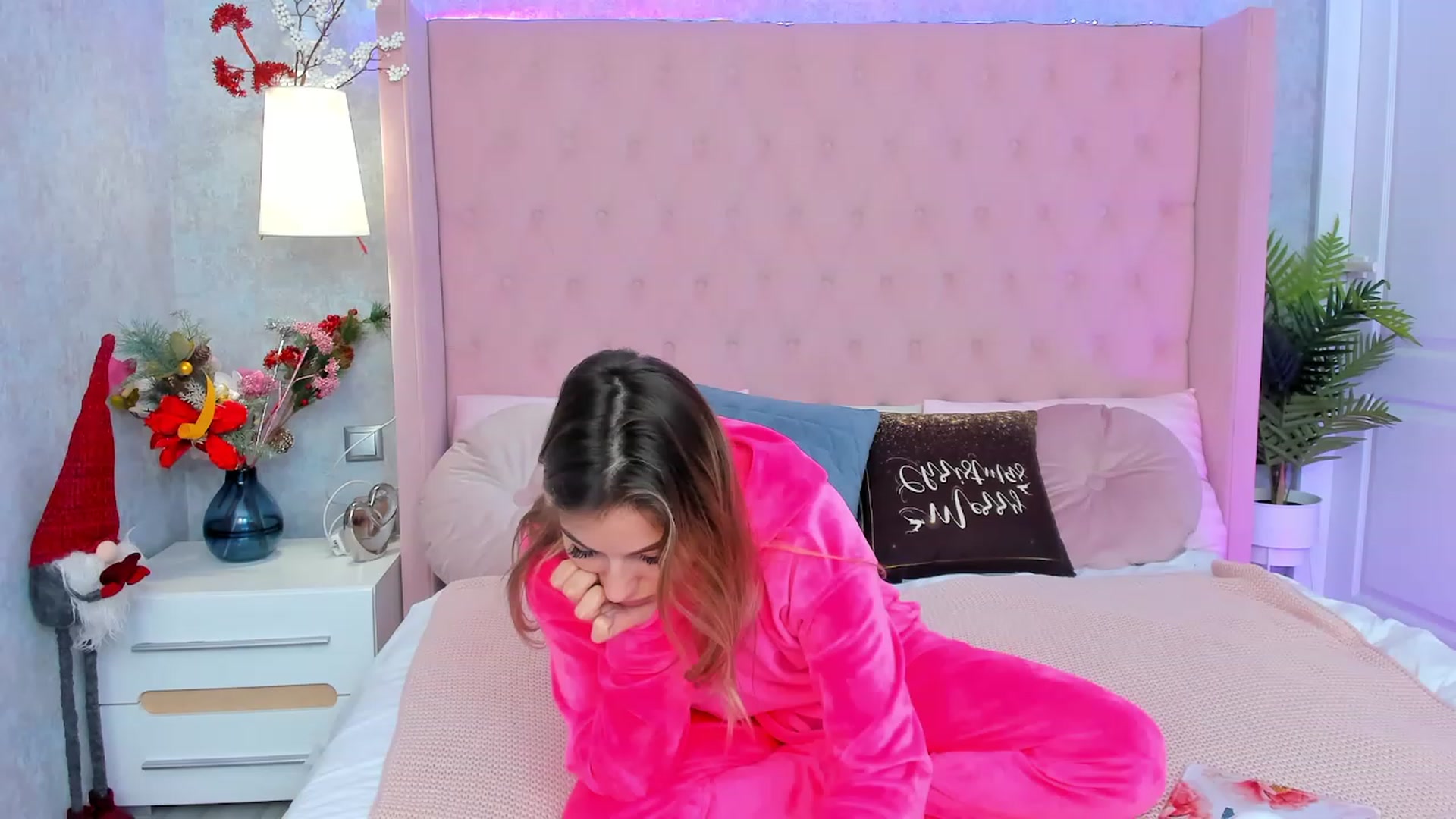 Gallery image thumbnail from SofiBloom's myfreecams stream on, 01/03/2023, 08:58 image 15 of 20