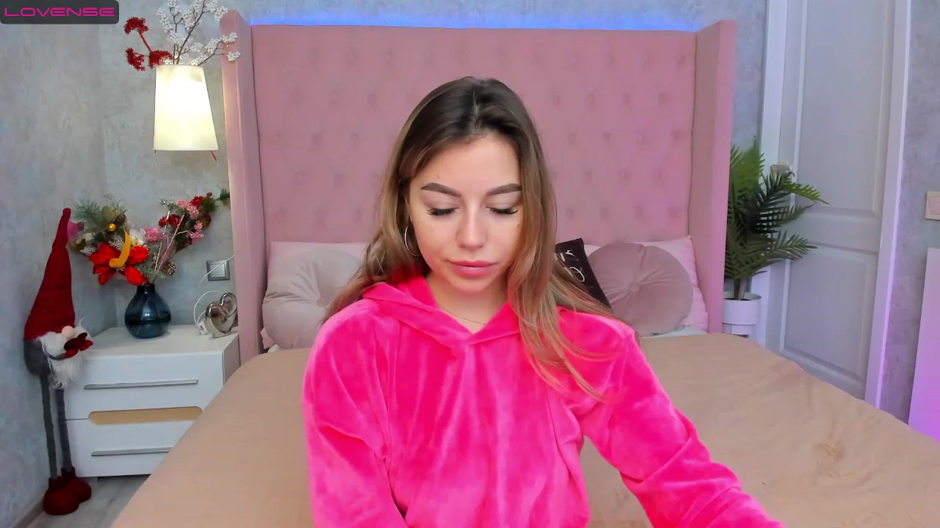 Gallery image thumbnail from SofiBloom's myfreecams stream on, 01/04/2023, 06:52 image 2 of 20