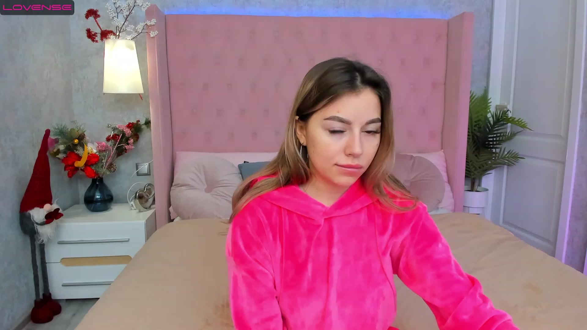 Gallery image thumbnail from SofiBloom's myfreecams stream on, 01/04/2023, 07:43 image 7 of 20
