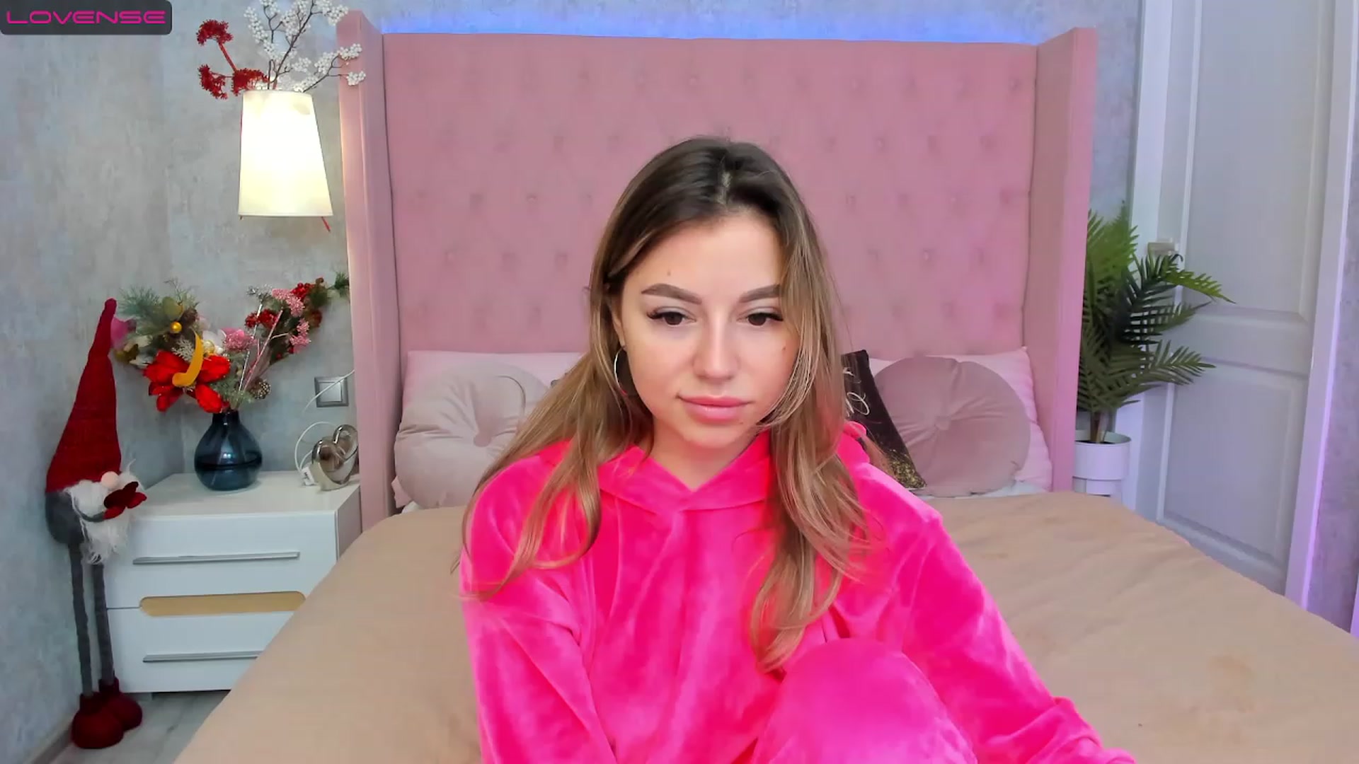 Gallery image thumbnail from SofiBloom's myfreecams stream on, 01/04/2023, 07:43 image 14 of 20