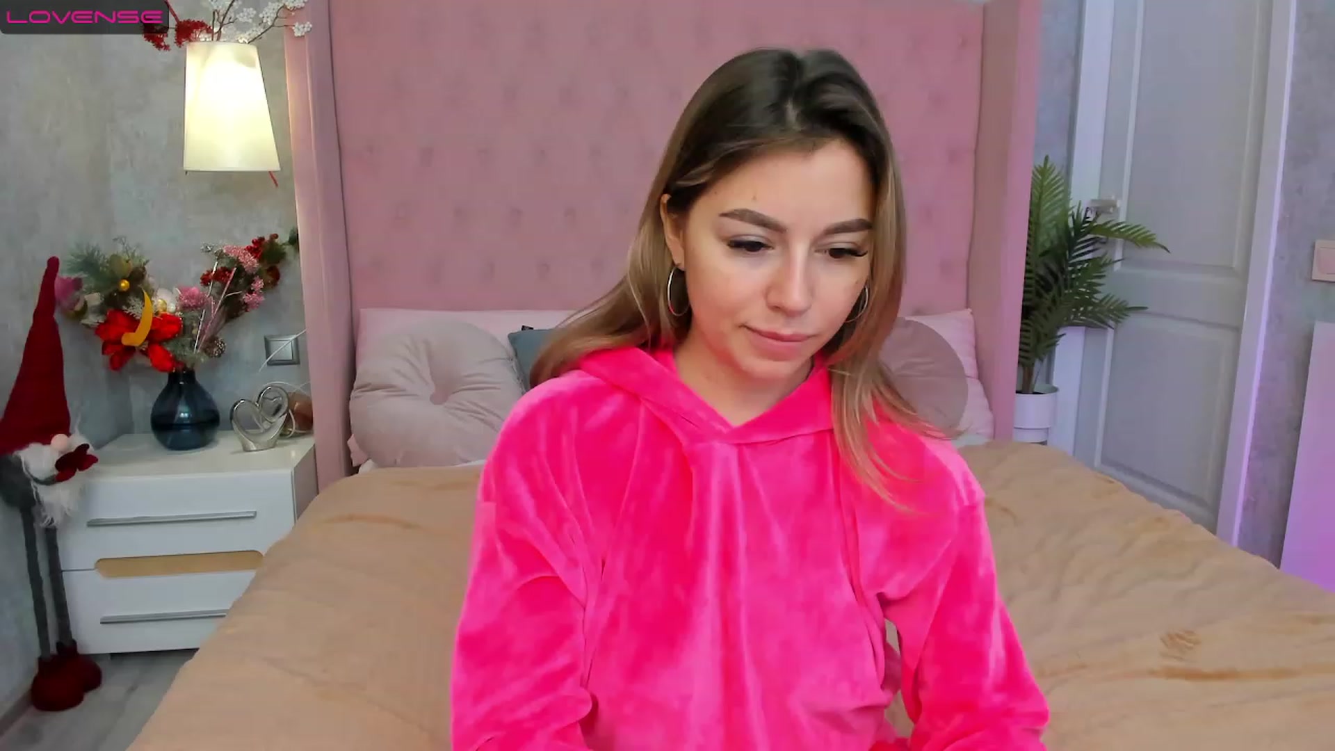 Gallery image thumbnail from SofiBloom's myfreecams stream on, 01/04/2023, 11:38 image 2 of 20