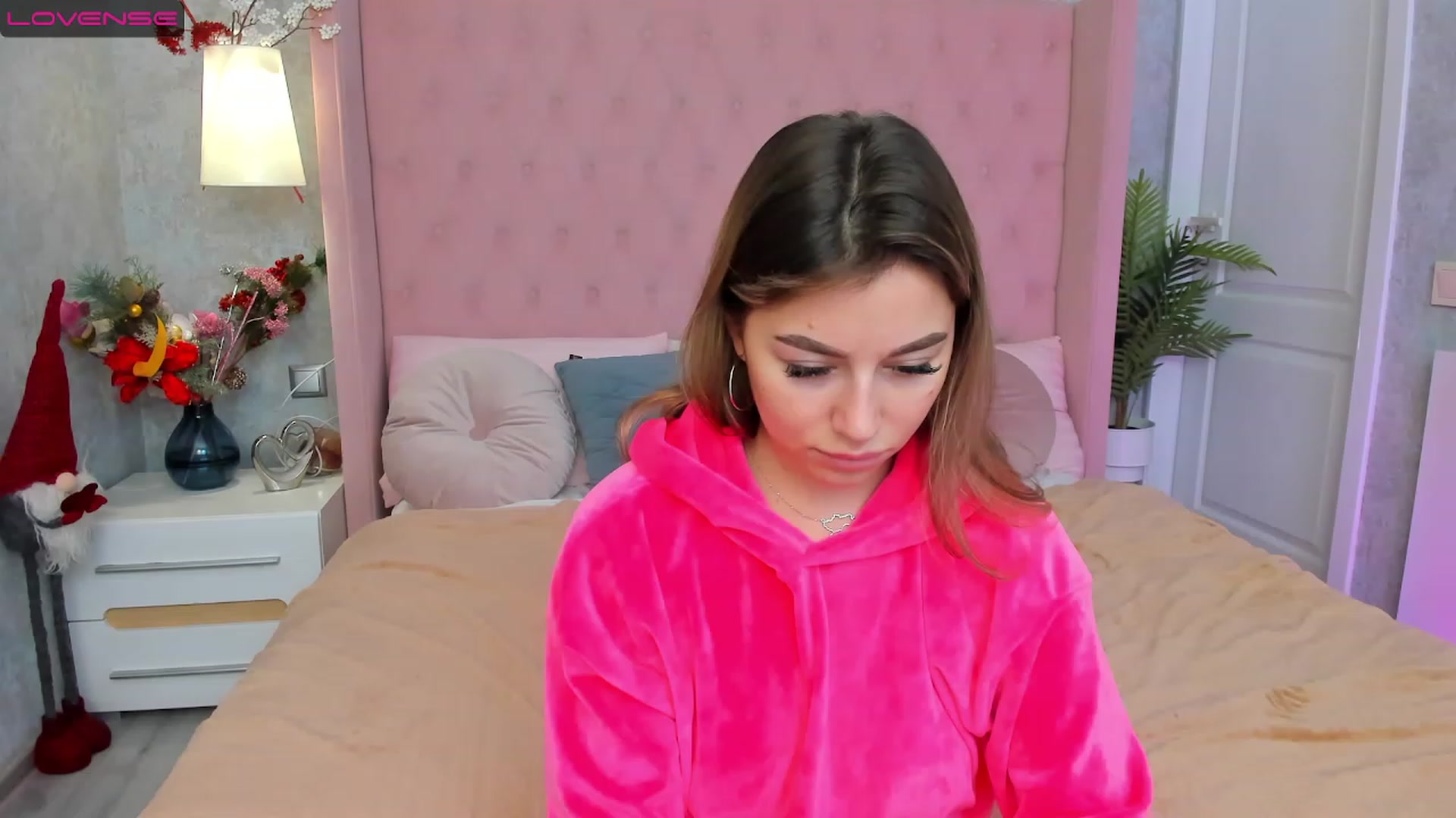 Gallery image thumbnail from SofiBloom's myfreecams stream on, 01/04/2023, 11:38 image 18 of 20