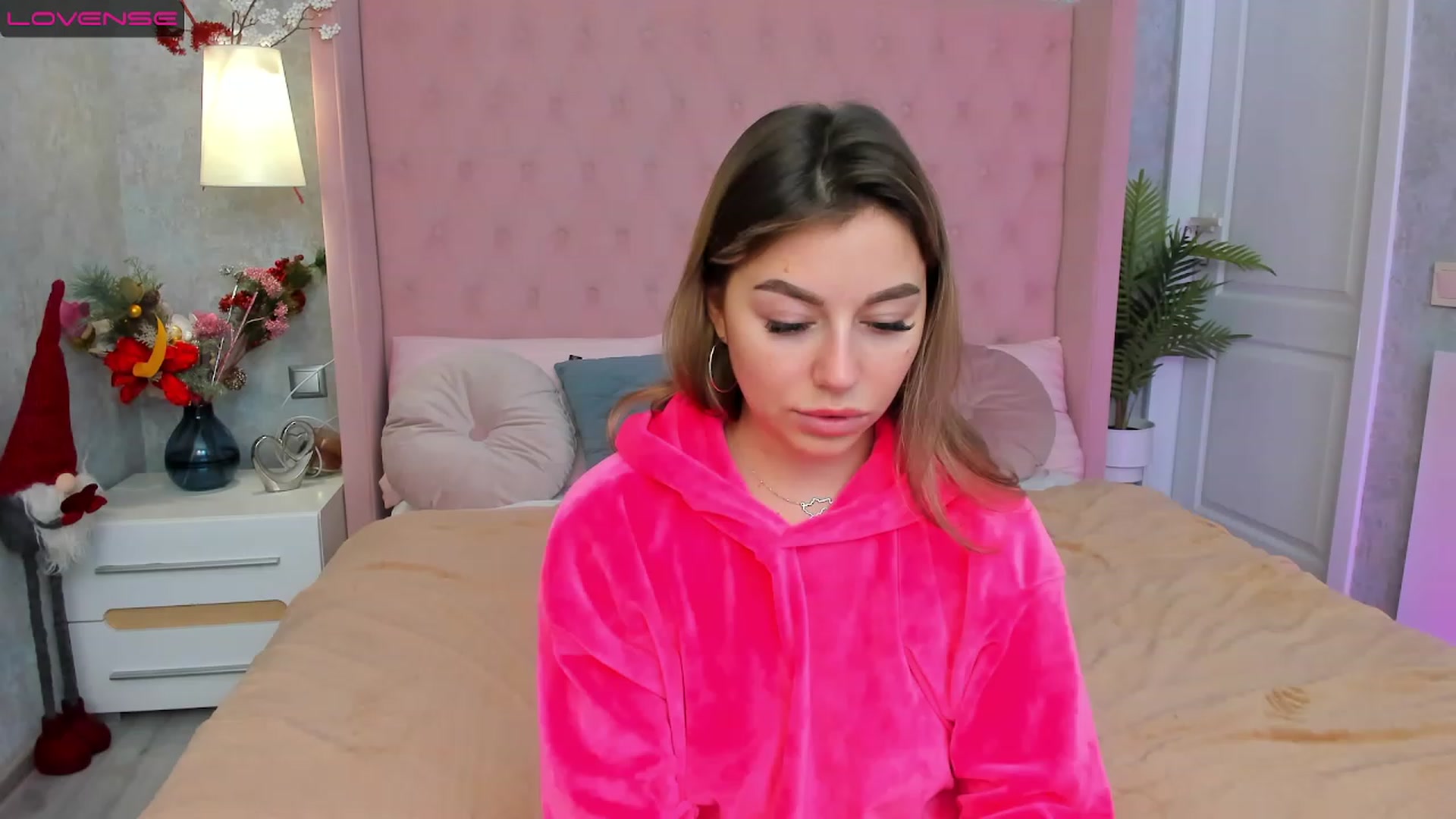 Gallery image thumbnail from SofiBloom's myfreecams stream on, 01/04/2023, 11:38 image 17 of 20