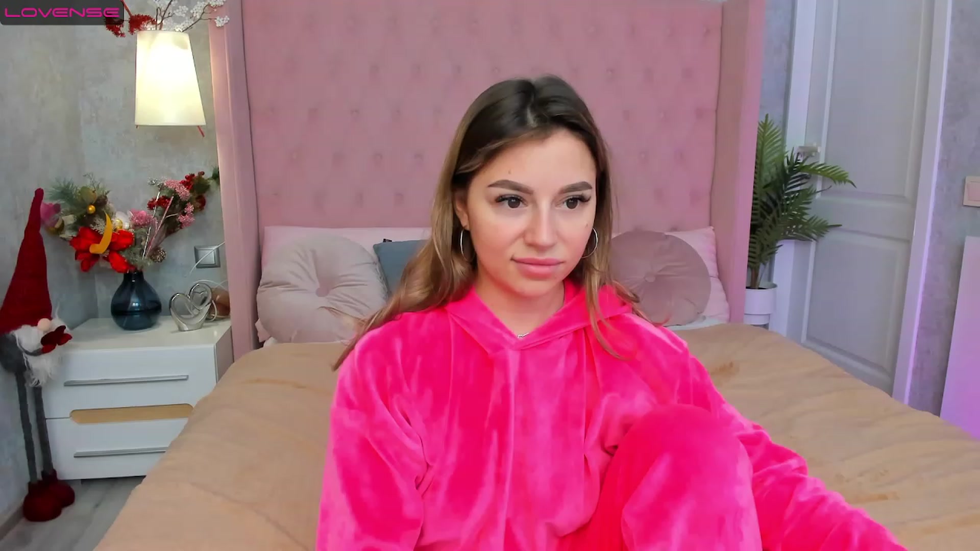 Gallery image thumbnail from SofiBloom's myfreecams stream on, 01/04/2023, 12:06 image 15 of 20
