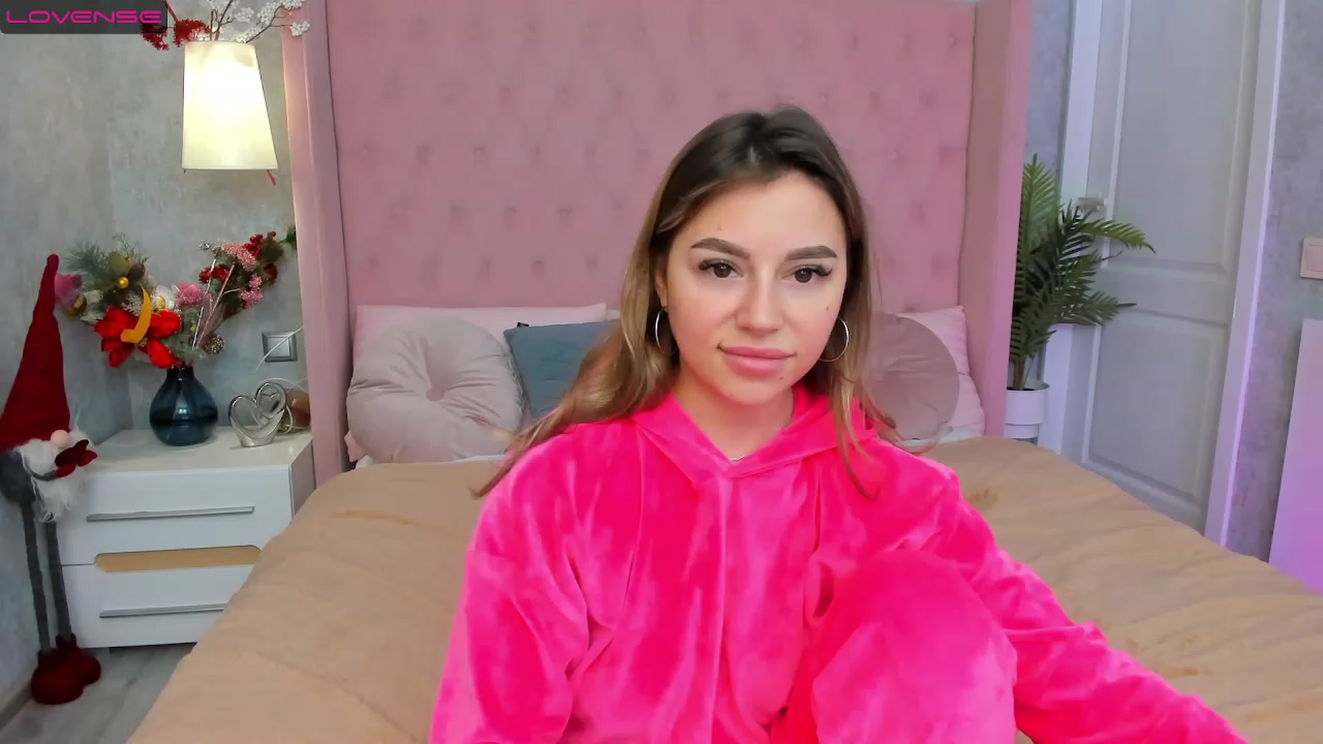 Gallery image thumbnail from SofiBloom's myfreecams stream on, 01/04/2023, 12:06 image 16 of 20
