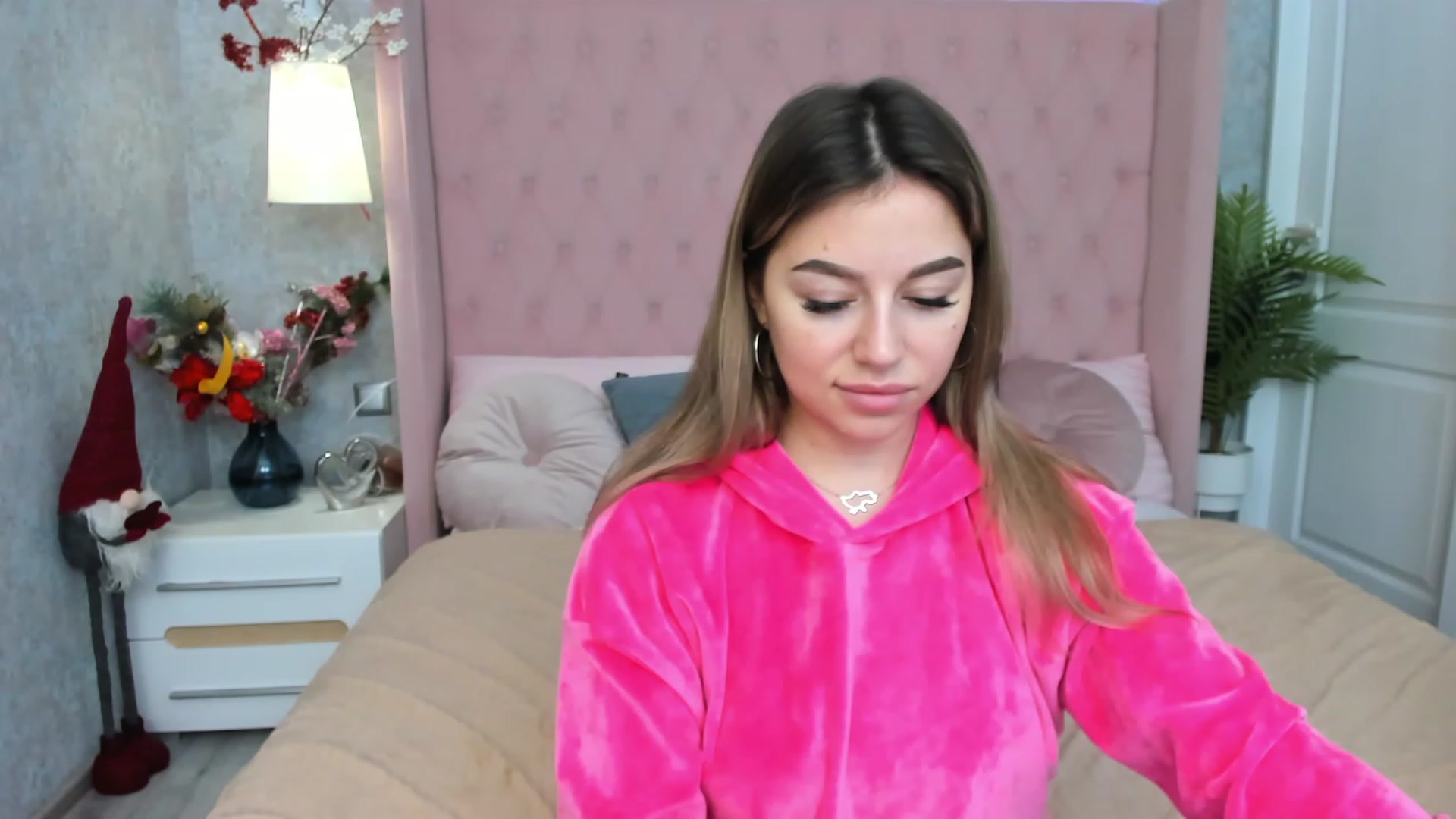 Gallery image thumbnail from SofiBloom's myfreecams stream on, 01/05/2023, 11:20 image 15 of 20