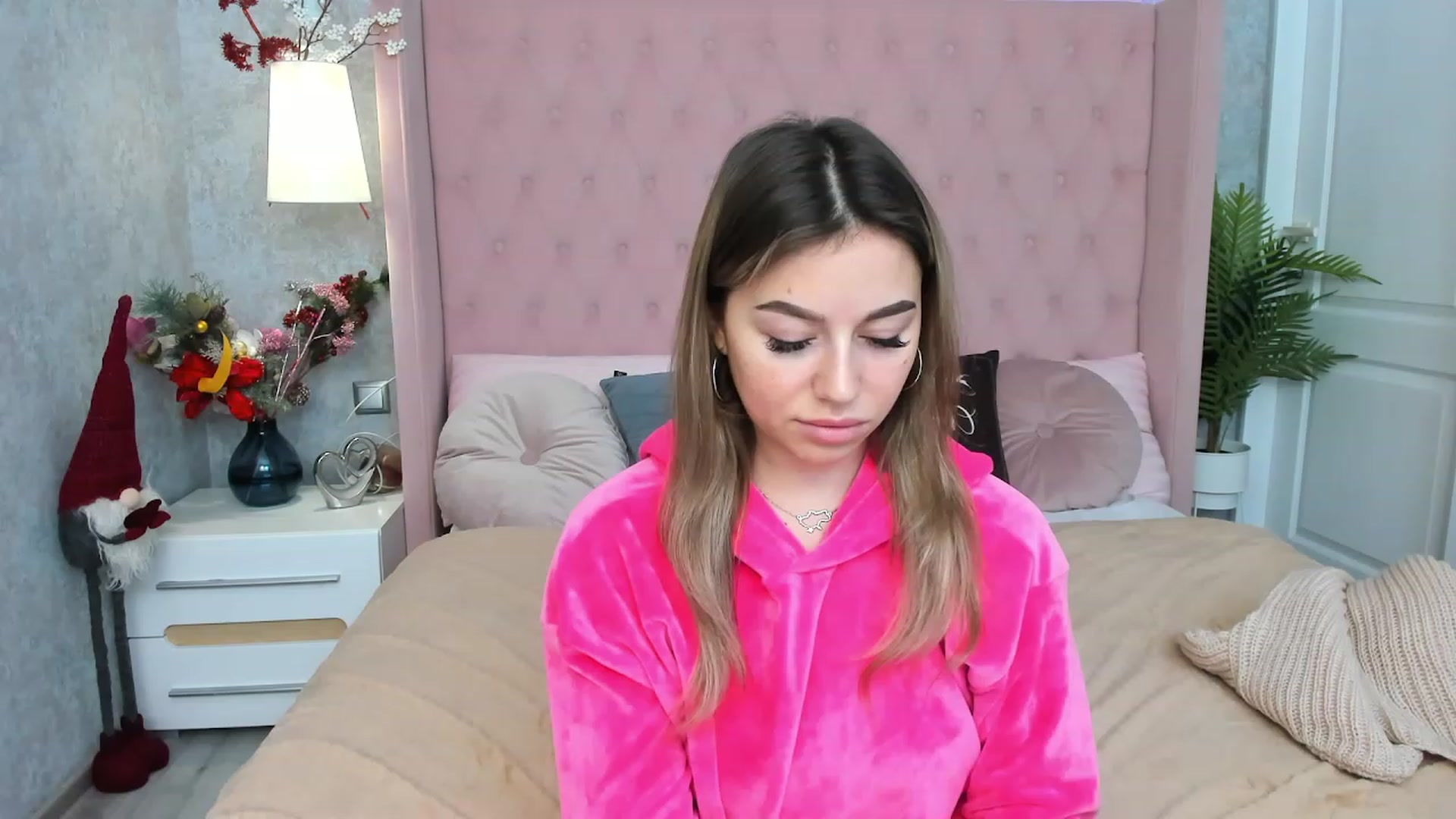 Gallery image thumbnail from SofiBloom's myfreecams stream on, 01/05/2023, 11:20 image 3 of 20