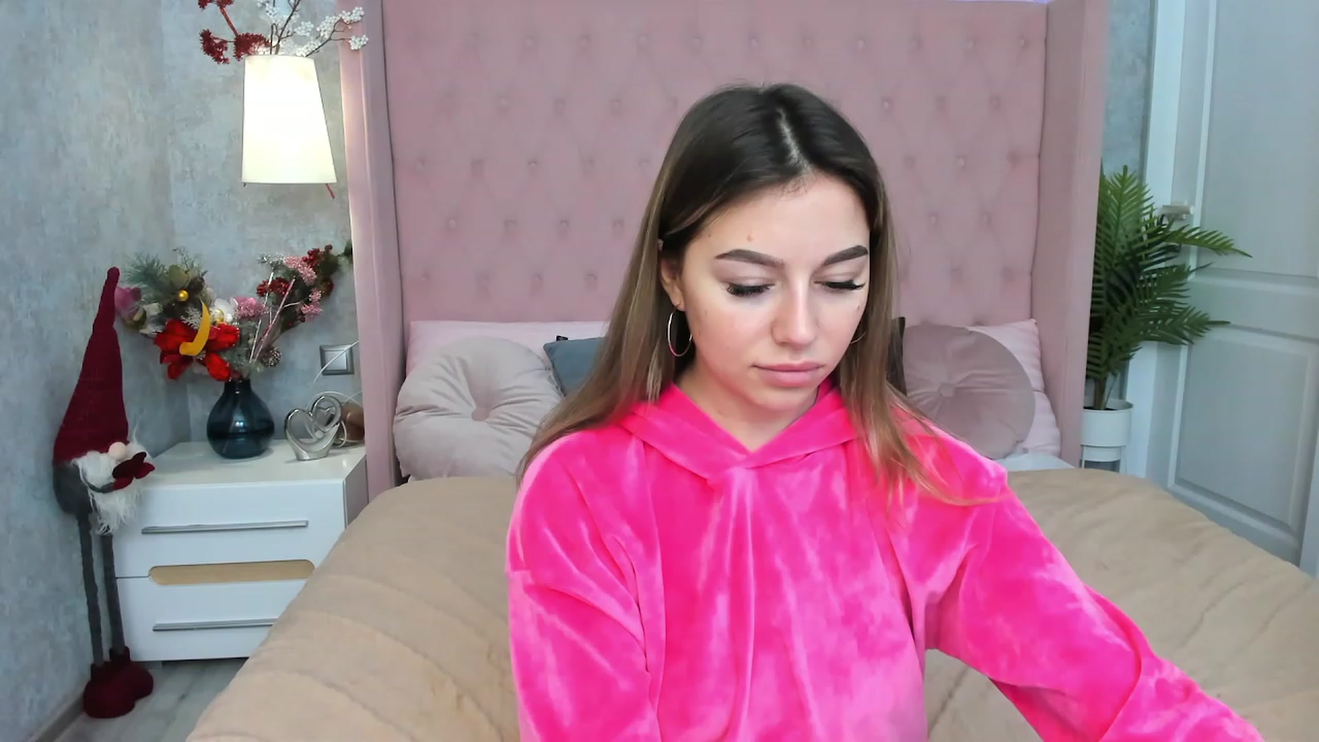 Gallery image thumbnail from SofiBloom's myfreecams stream on, 01/05/2023, 11:20 image 10 of 20