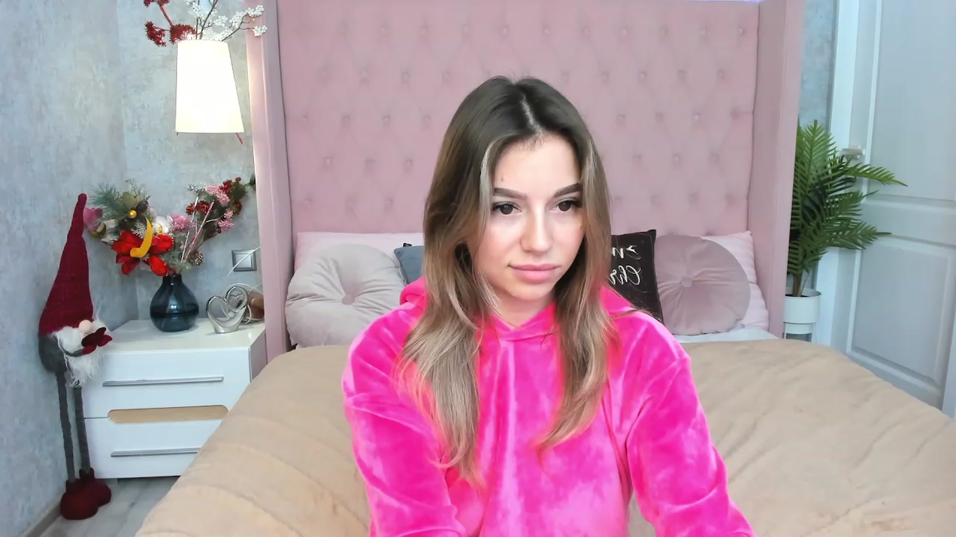 Gallery image thumbnail from SofiBloom's myfreecams stream on, 01/05/2023, 11:20 image 20 of 20