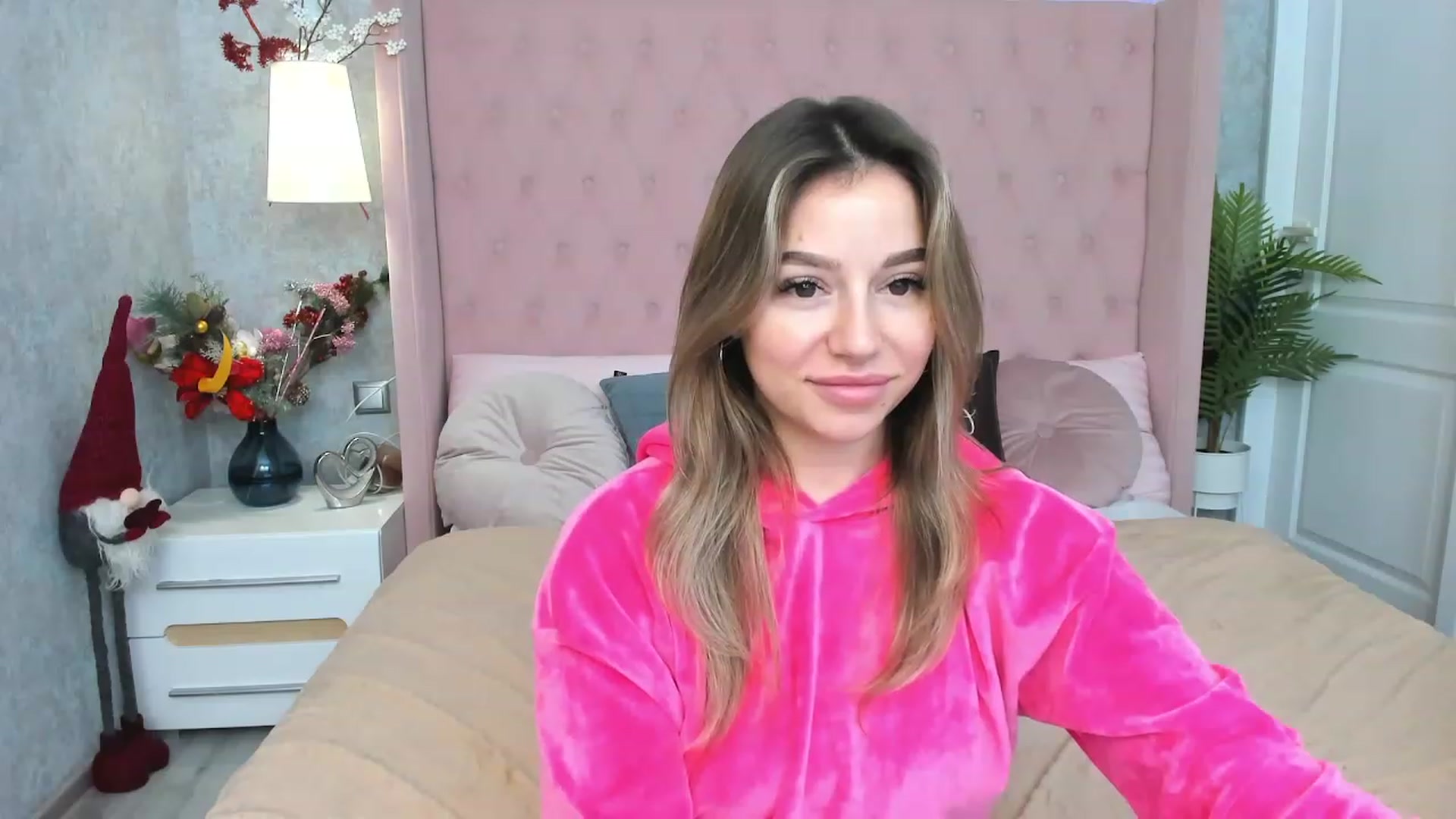 Gallery image thumbnail from SofiBloom's myfreecams stream on, 01/05/2023, 11:20 image 18 of 20