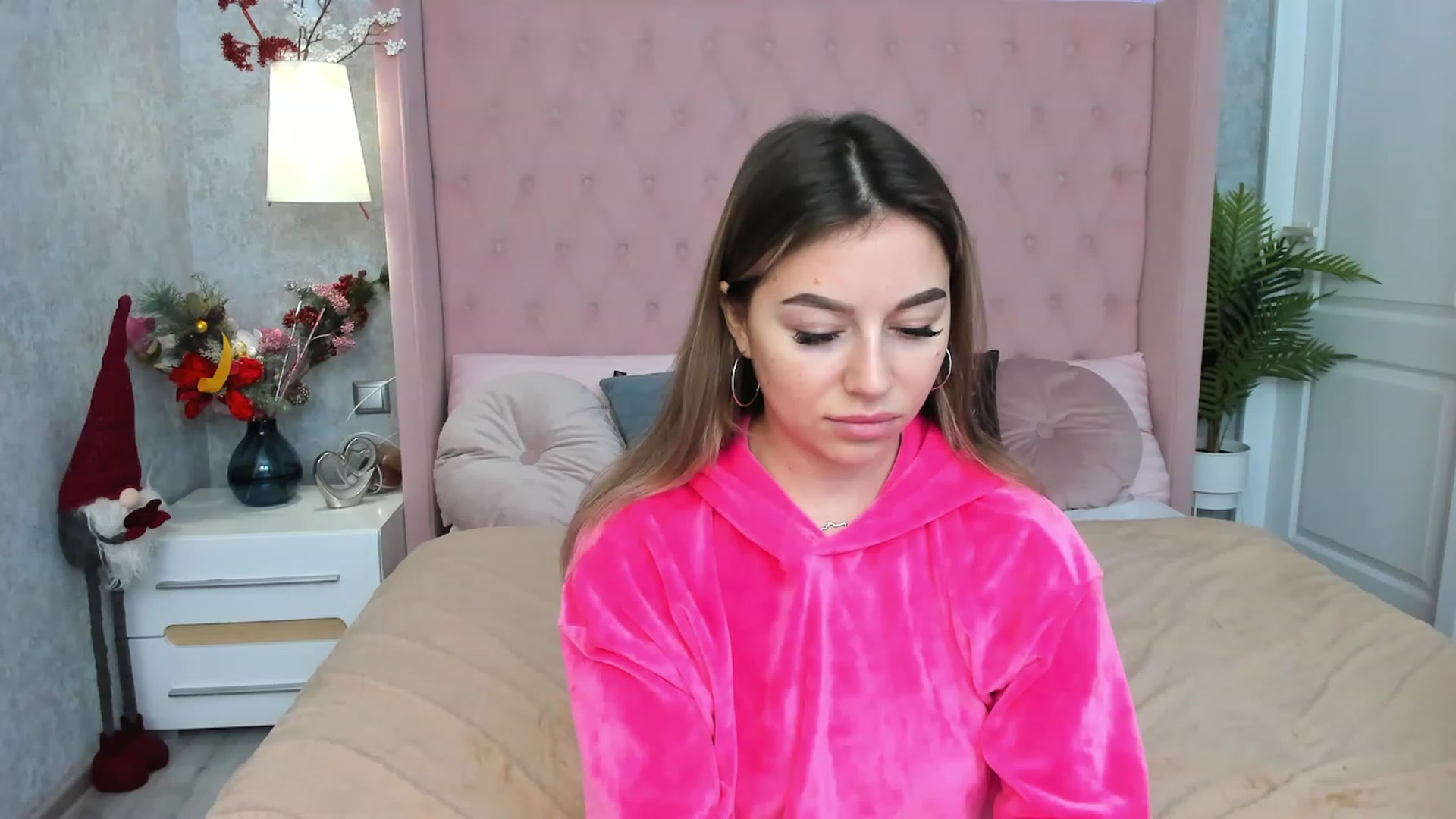 Gallery image thumbnail from SofiBloom's myfreecams stream on, 01/05/2023, 11:20 image 5 of 20