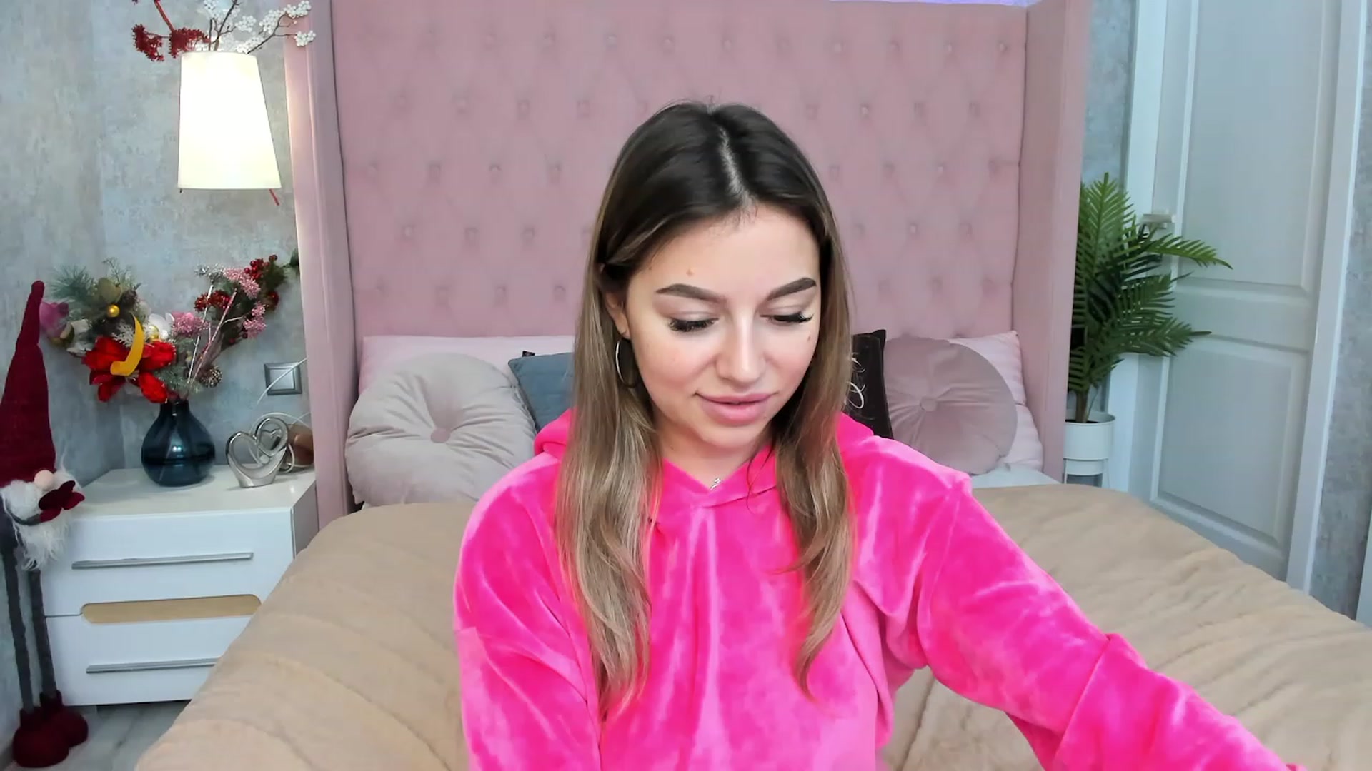 Gallery image thumbnail from SofiBloom's myfreecams stream on, 01/05/2023, 11:55 image 17 of 20