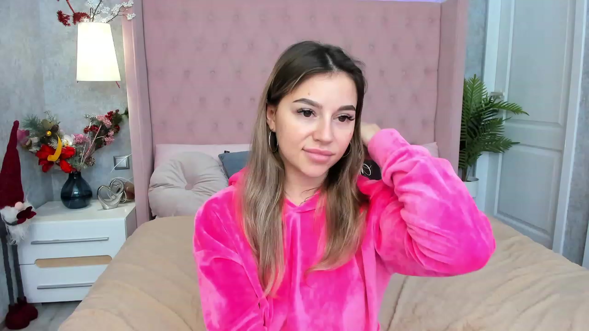 Gallery image thumbnail from SofiBloom's myfreecams stream on, 01/05/2023, 11:55 image 6 of 20