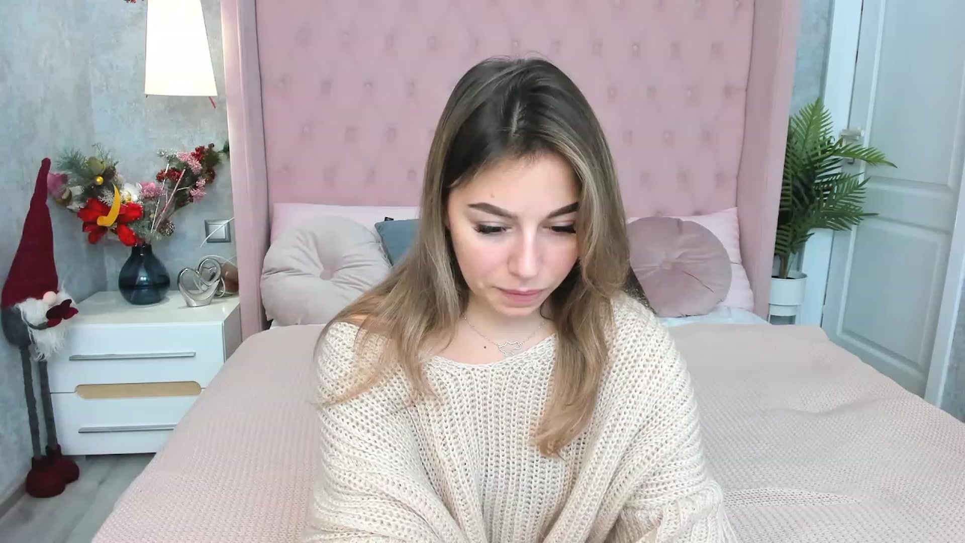 Gallery image thumbnail from SofiBloom's myfreecams stream on, 01/05/2023, 12:58 image 13 of 20