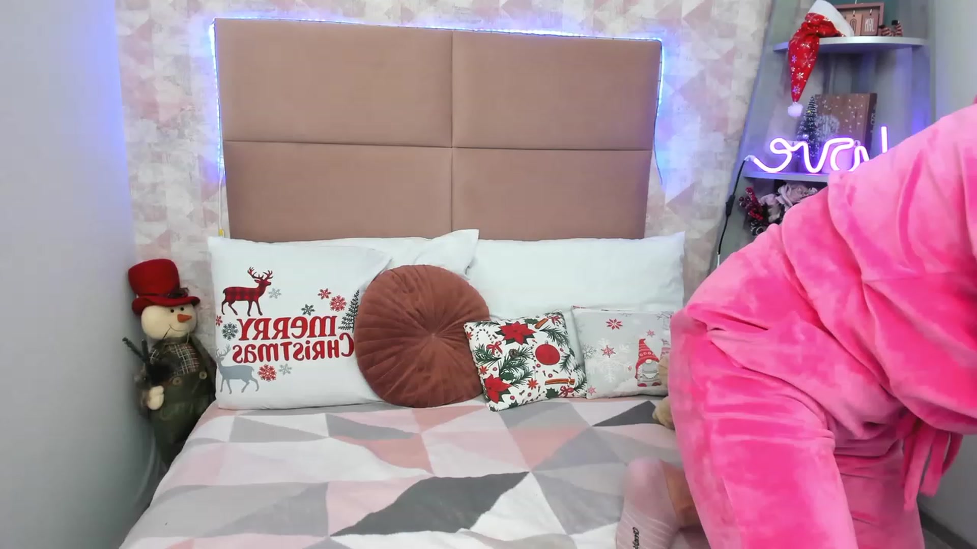 Gallery image thumbnail from SofiBloom's myfreecams stream on, 01/06/2023, 10:55 image 5 of 20