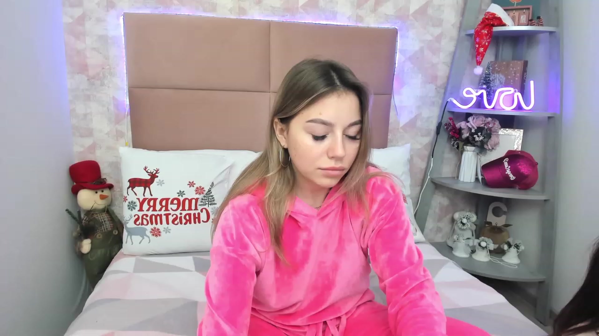 Gallery image thumbnail from SofiBloom's myfreecams stream on, 01/06/2023, 12:47 image 7 of 20