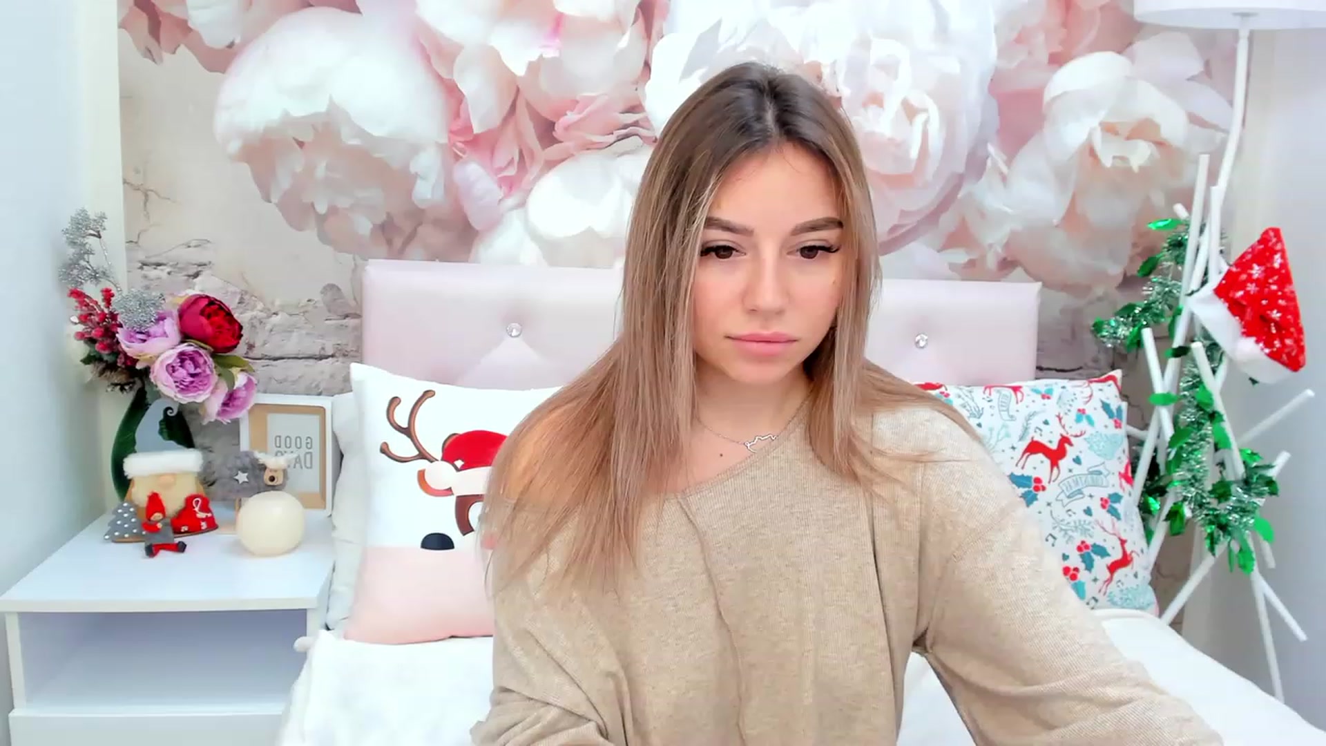 Gallery image thumbnail from SofiBloom's myfreecams stream on, 01/07/2023, 10:46 image 4 of 20