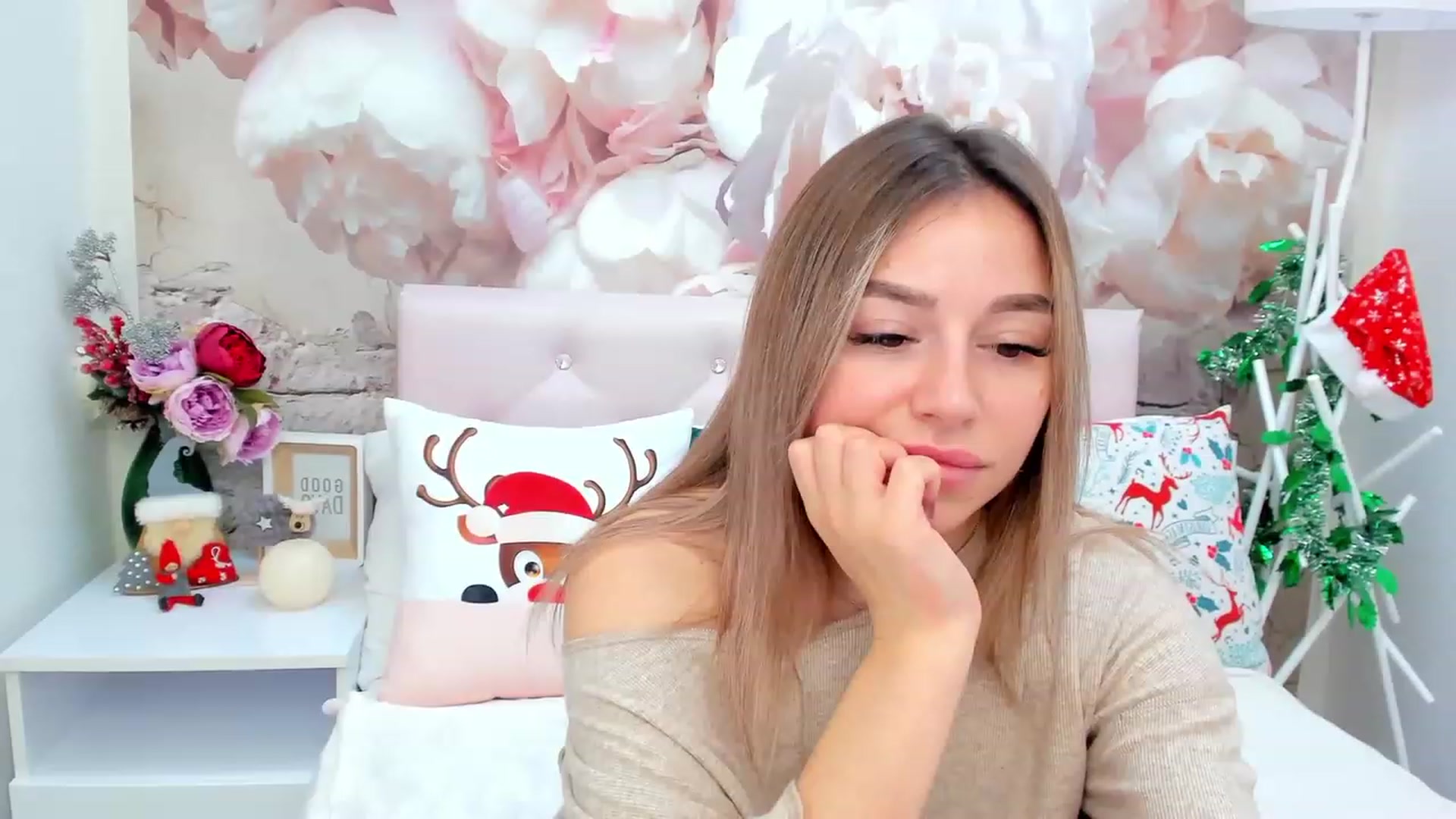 Gallery image thumbnail from SofiBloom's myfreecams stream on, 01/07/2023, 10:46 image 15 of 20