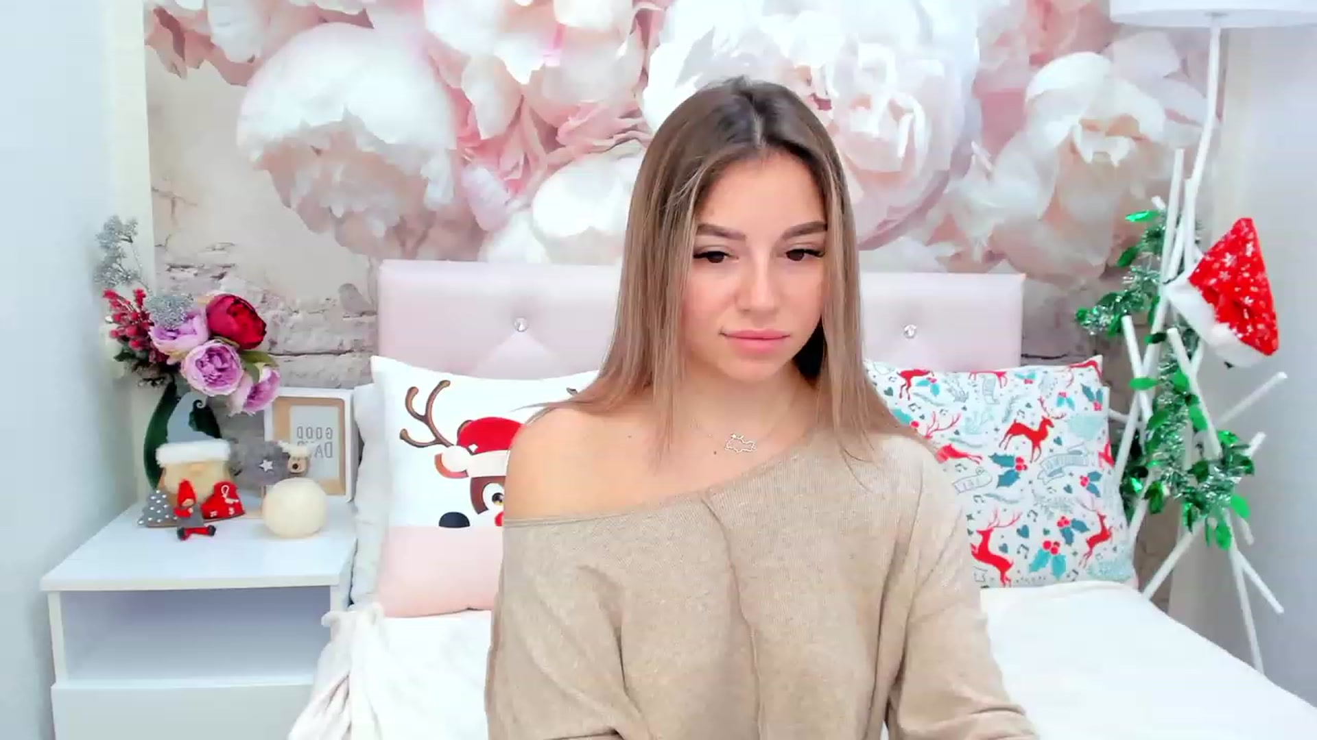 Gallery image thumbnail from SofiBloom's myfreecams stream on, 01/07/2023, 13:04 image 8 of 20