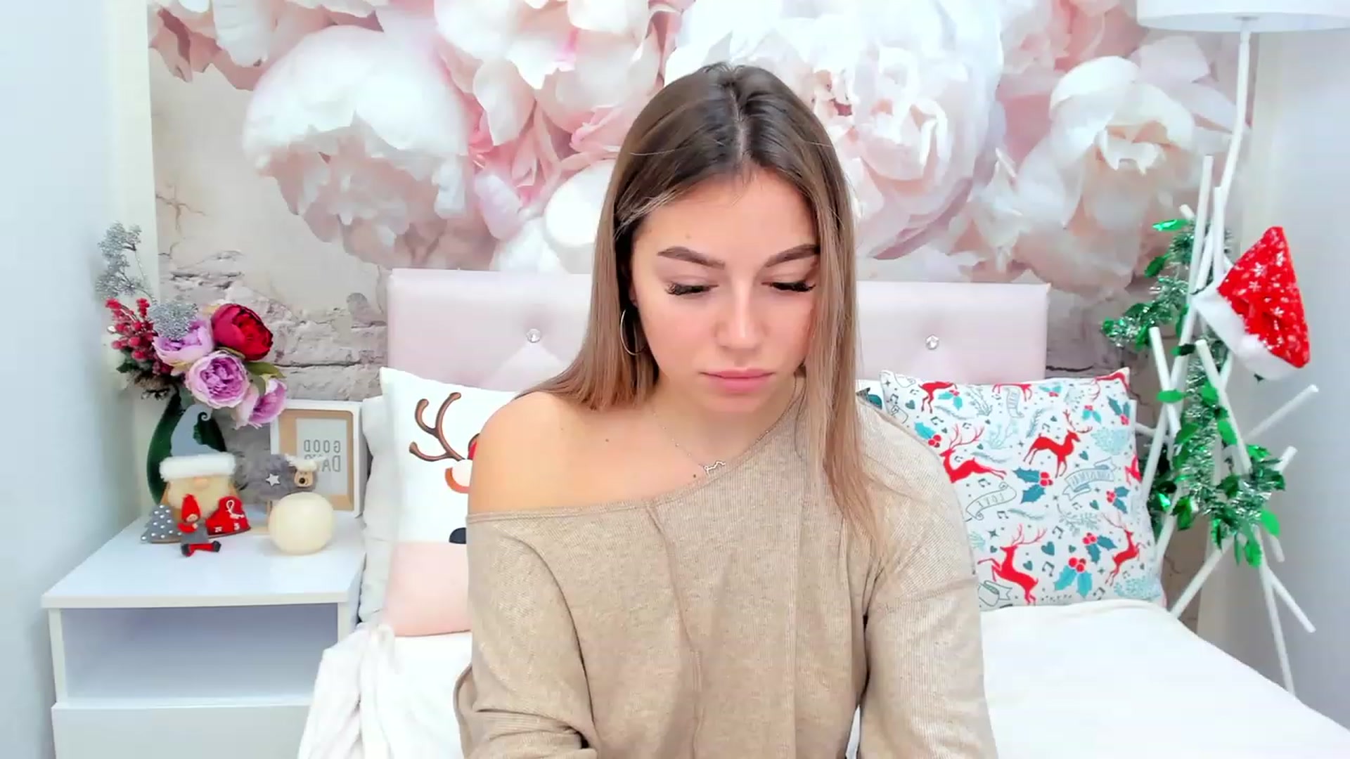 Gallery image thumbnail from SofiBloom's myfreecams stream on, 01/07/2023, 13:04 image 13 of 20