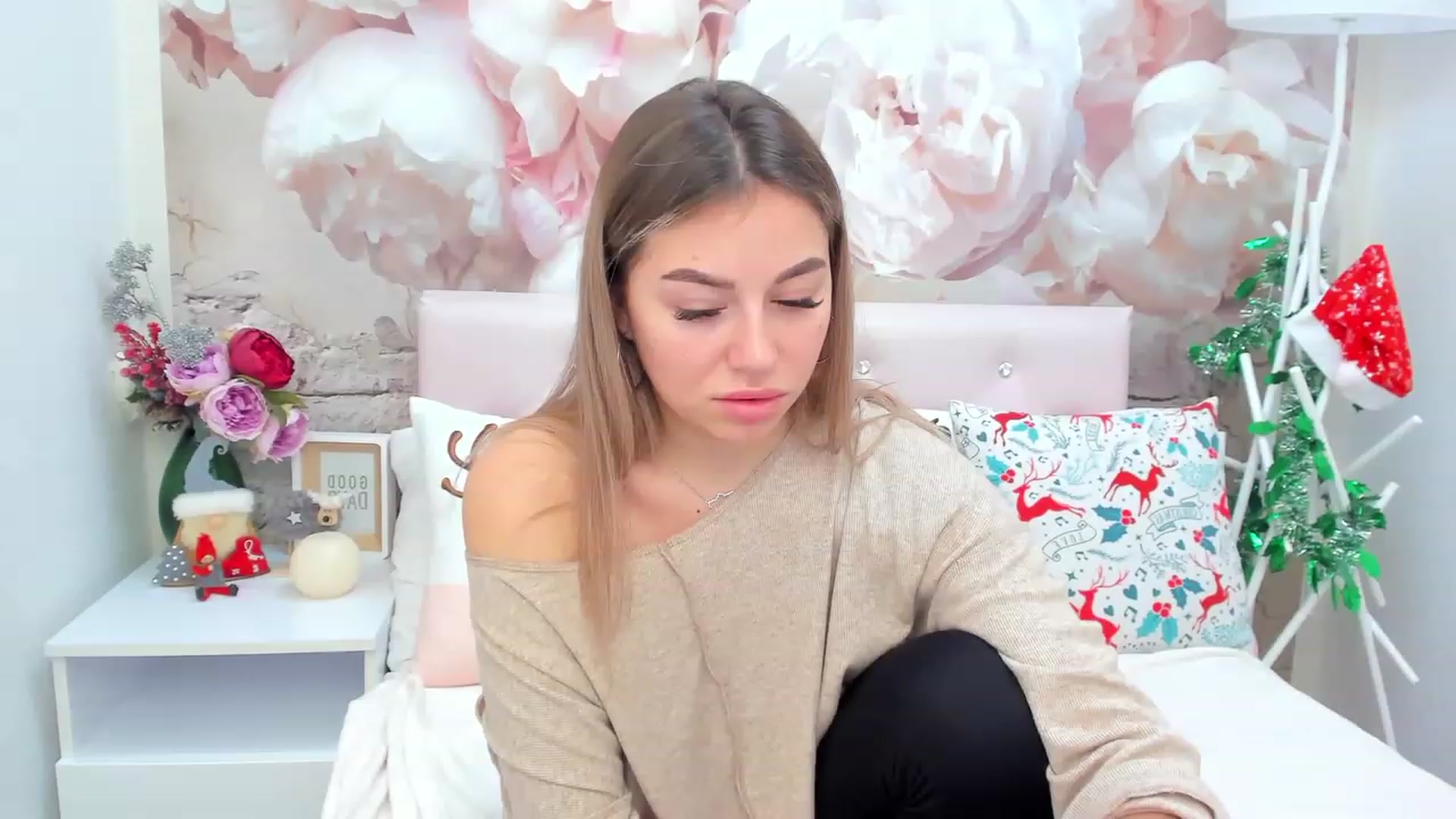 Gallery image thumbnail from SofiBloom's myfreecams stream on, 01/07/2023, 13:04 image 12 of 20