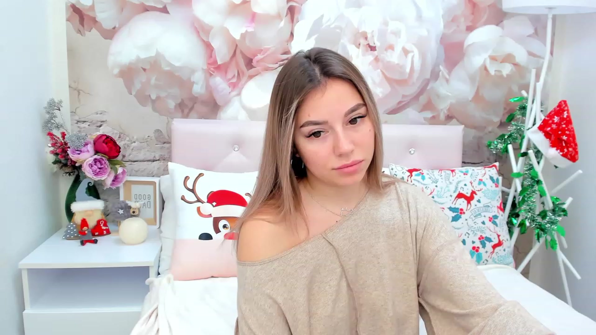 Gallery image thumbnail from SofiBloom's myfreecams stream on, 01/07/2023, 13:04 image 10 of 20