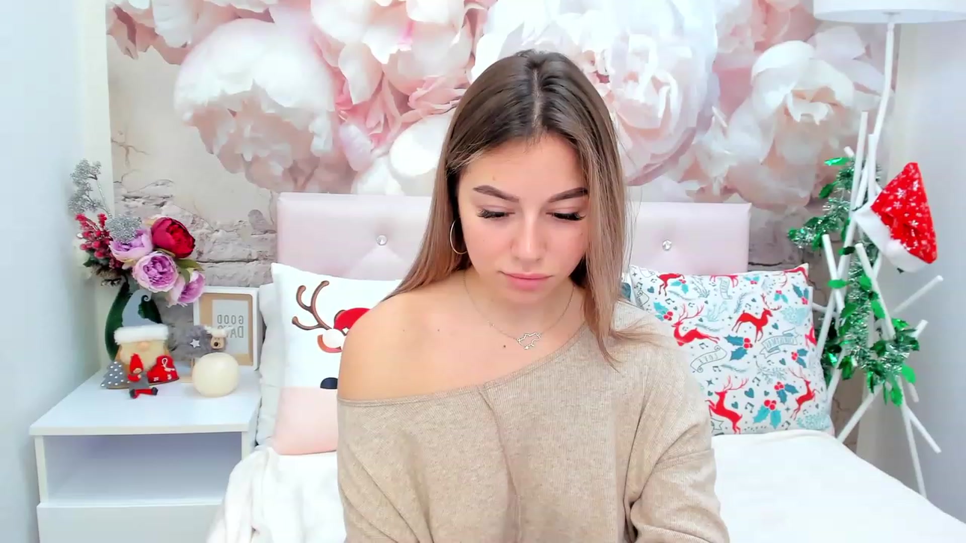 Gallery image thumbnail from SofiBloom's myfreecams stream on, 01/07/2023, 13:04 image 16 of 20