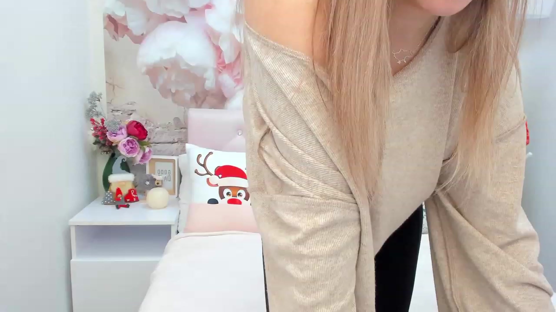 Gallery image thumbnail from SofiBloom's myfreecams stream on, 01/07/2023, 13:04 image 19 of 20