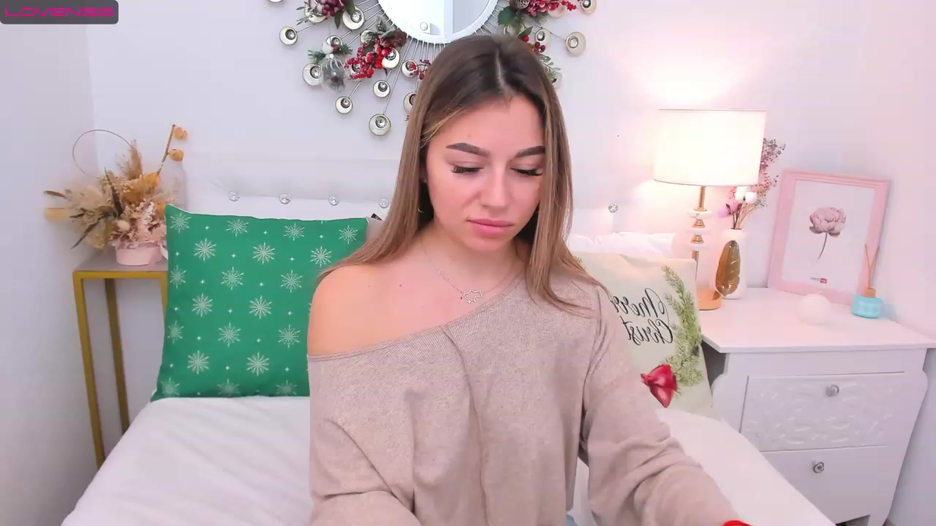 Gallery image thumbnail from SofiBloom's myfreecams stream on, 01/10/2023, 14:48 image 17 of 20