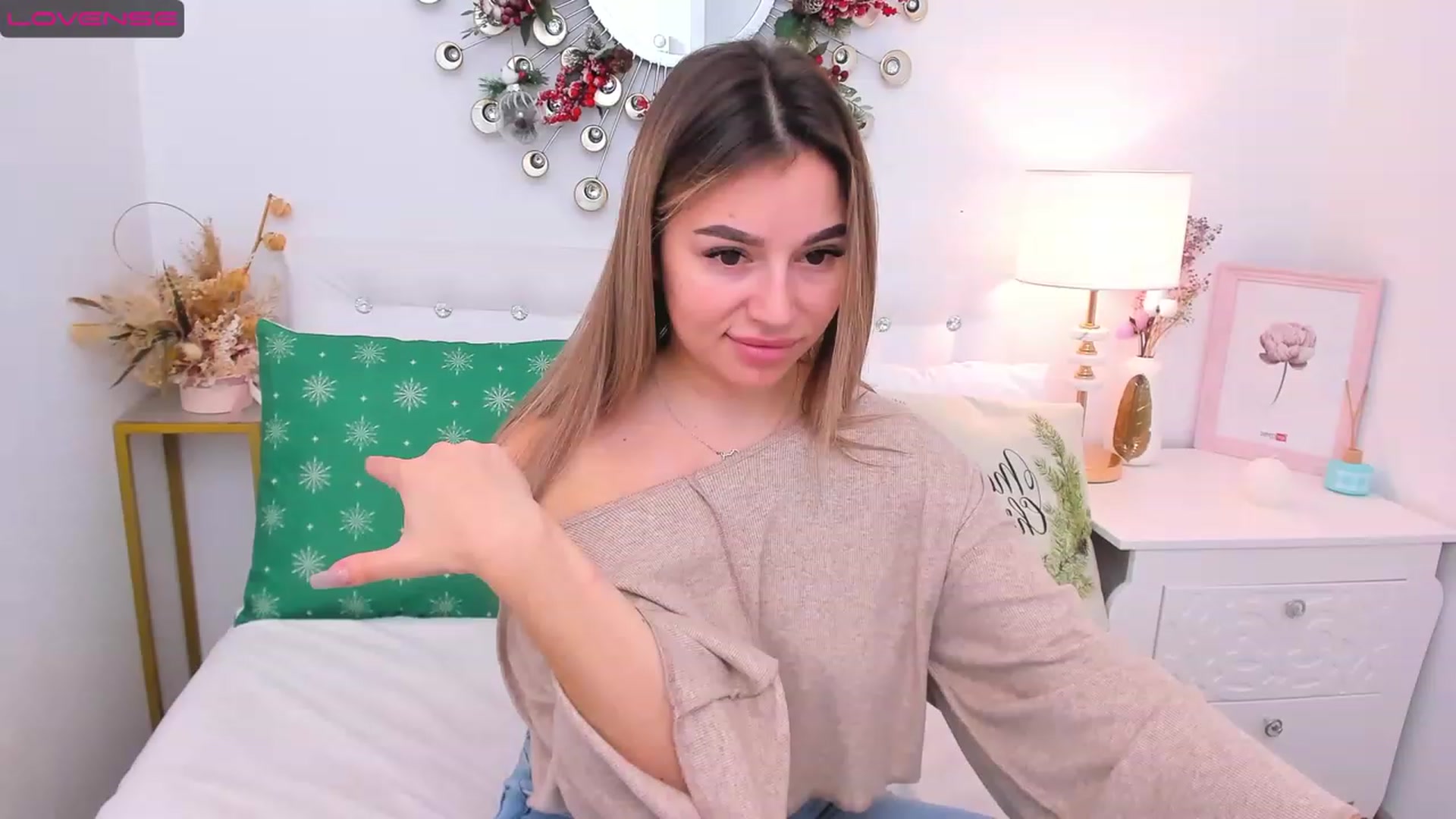 Gallery image thumbnail from SofiBloom's myfreecams stream on, 01/10/2023, 14:48 image 8 of 20