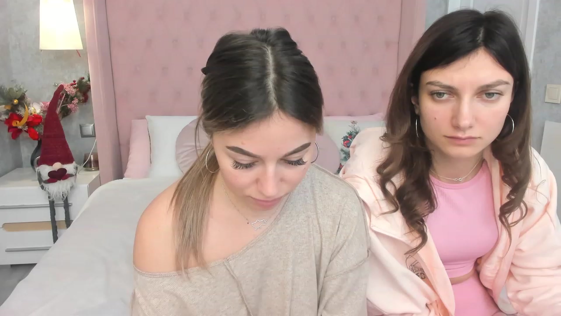 Gallery image thumbnail from SofiBloom's myfreecams stream on, 01/12/2023, 12:20 image 2 of 20