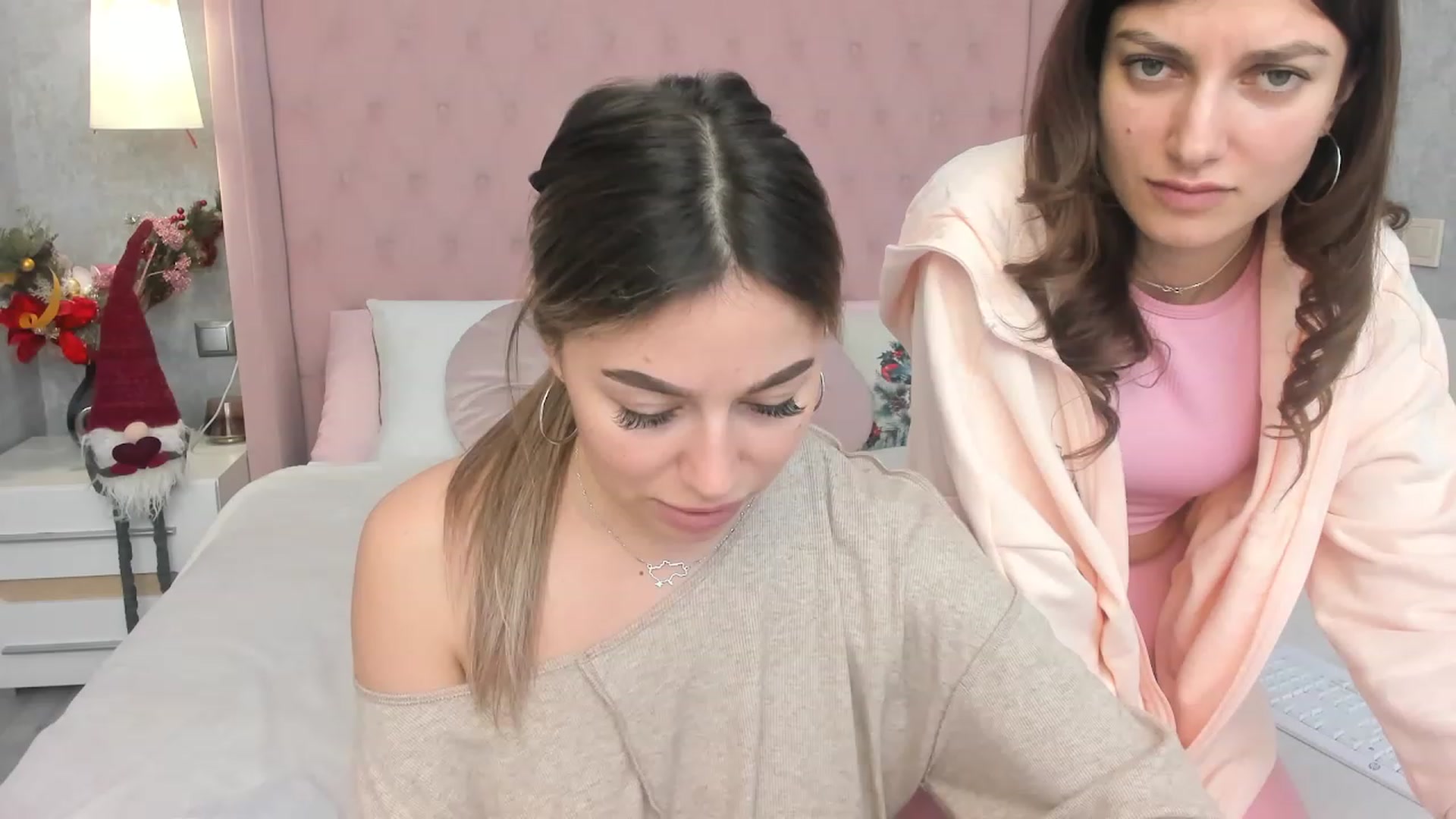 Gallery image thumbnail from SofiBloom's myfreecams stream on, 01/12/2023, 12:20 image 7 of 20