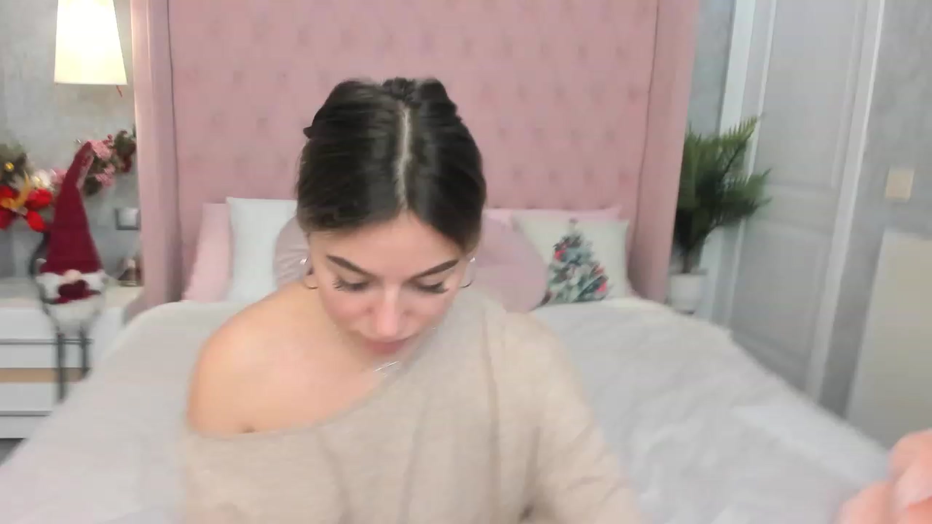 Gallery image thumbnail from SofiBloom's myfreecams stream on, 01/12/2023, 12:20 image 20 of 20