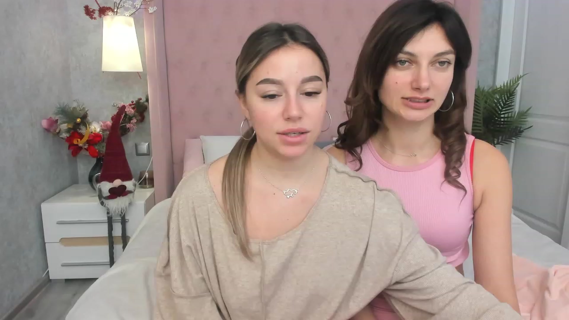 Gallery image thumbnail from SofiBloom's myfreecams stream on, 01/12/2023, 12:39 image 14 of 20