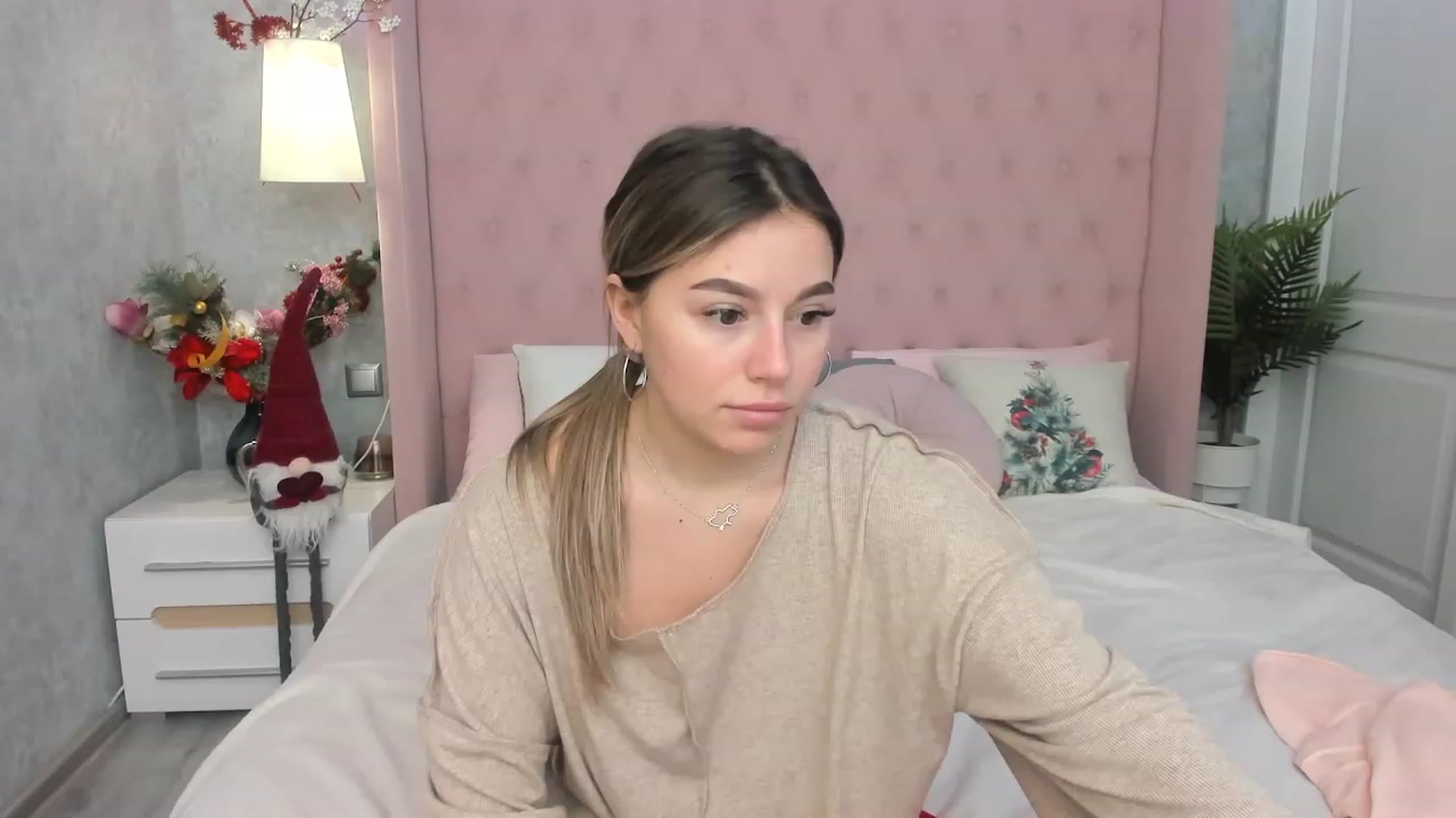 Gallery image thumbnail from SofiBloom's myfreecams stream on, 01/12/2023, 12:39 image 20 of 20