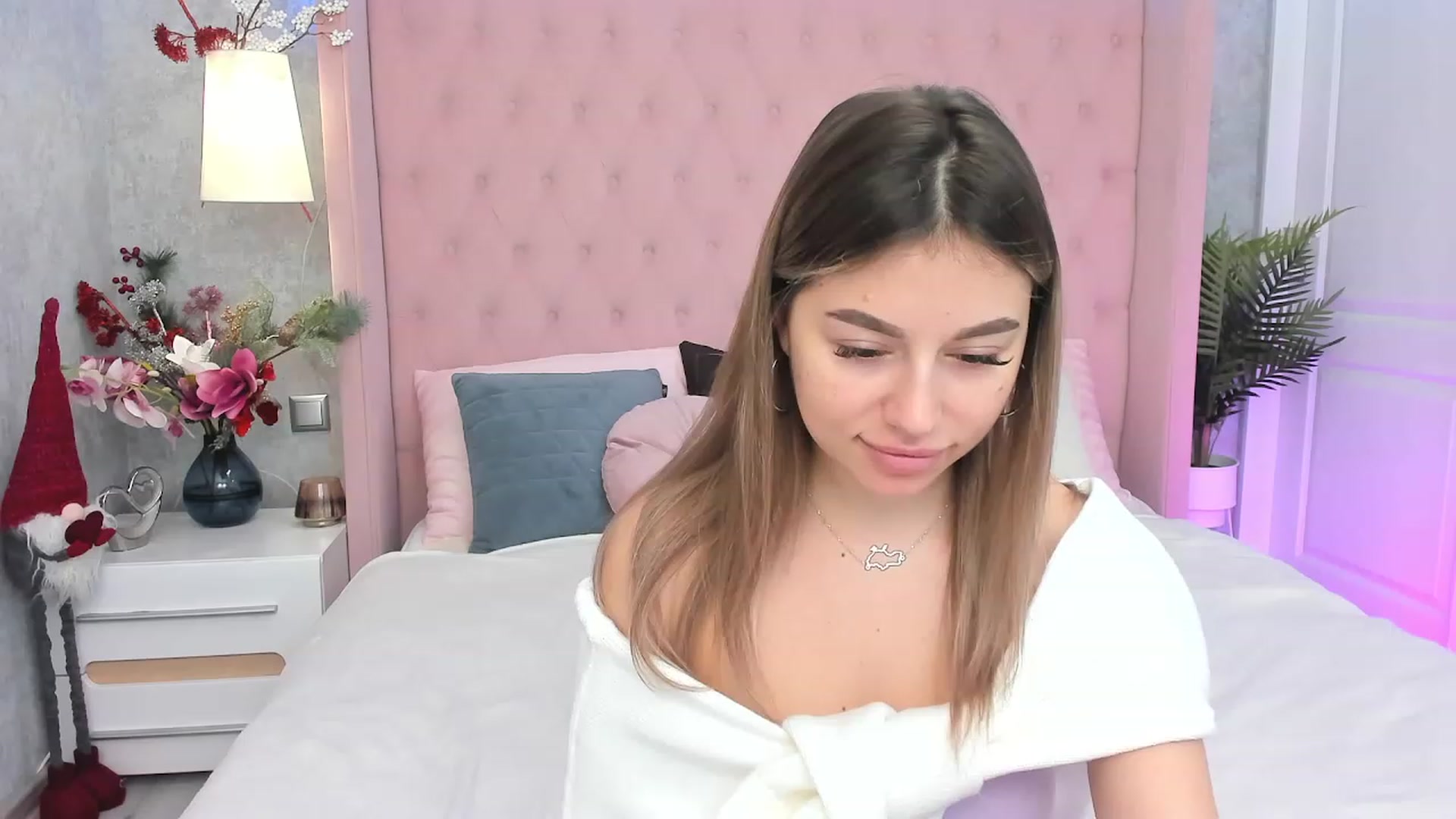 Gallery image thumbnail from SofiBloom's myfreecams stream on, 01/16/2023, 09:11 image 13 of 20