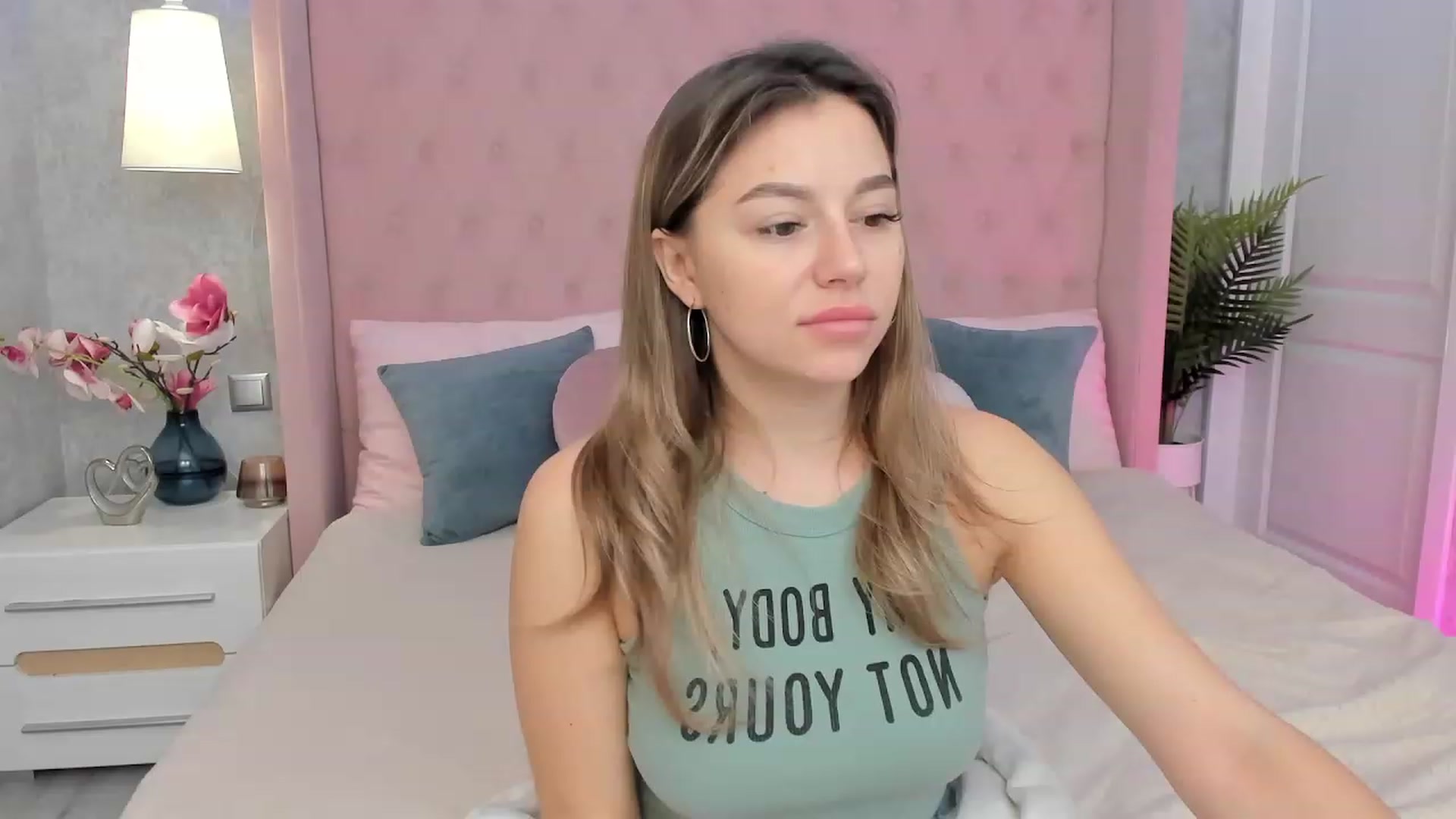 Gallery image thumbnail from SofiBloom's myfreecams stream on, 01/18/2023, 09:44 image 12 of 20