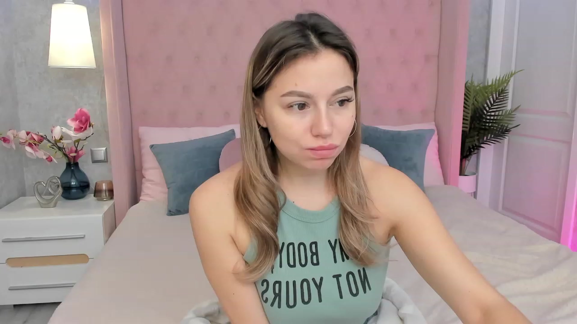 Gallery image thumbnail from SofiBloom's myfreecams stream on, 01/18/2023, 09:44 image 6 of 20