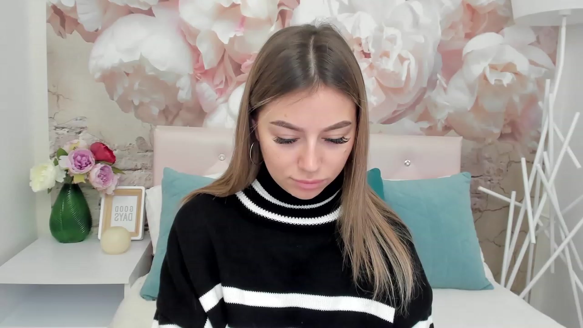 Gallery image thumbnail from SofiBloom's myfreecams stream on, 01/20/2023, 12:58 image 15 of 20