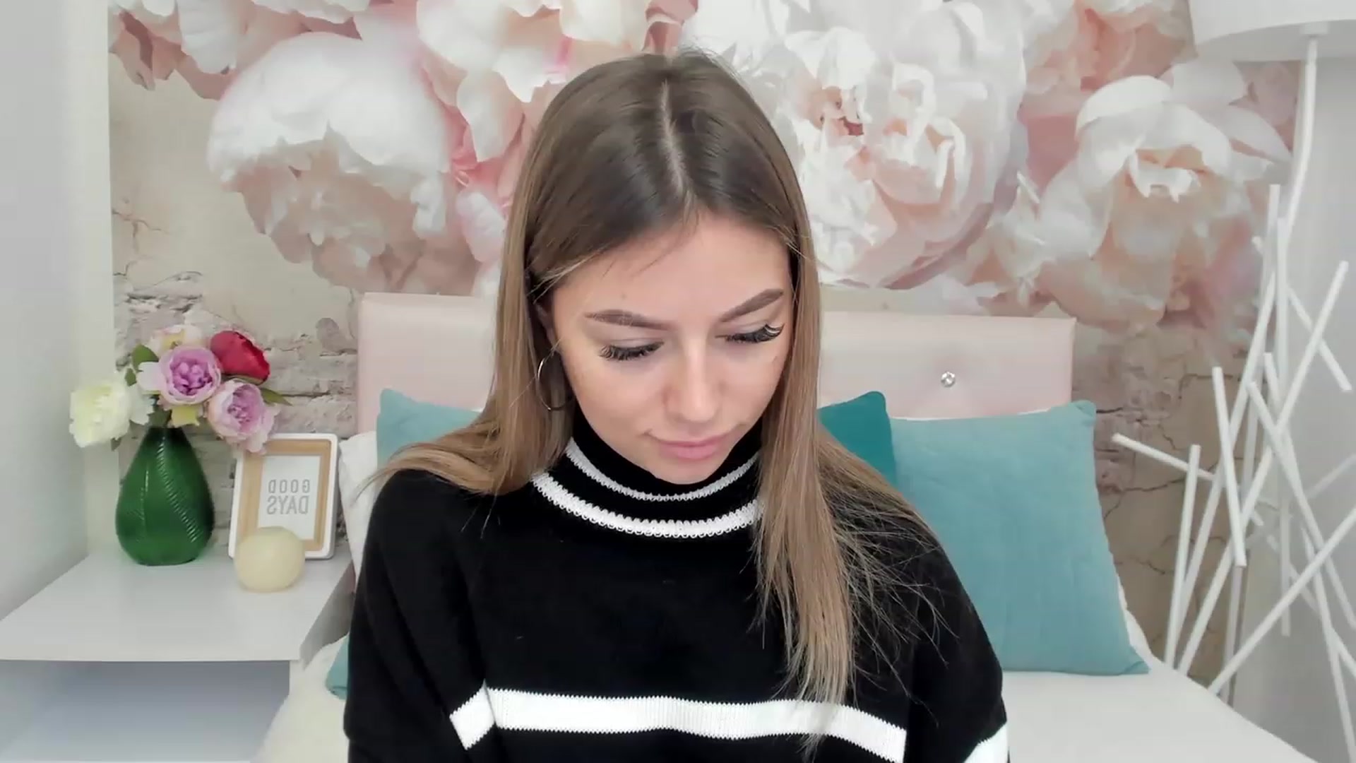 Gallery image thumbnail from SofiBloom's myfreecams stream on, 01/20/2023, 12:58 image 16 of 20