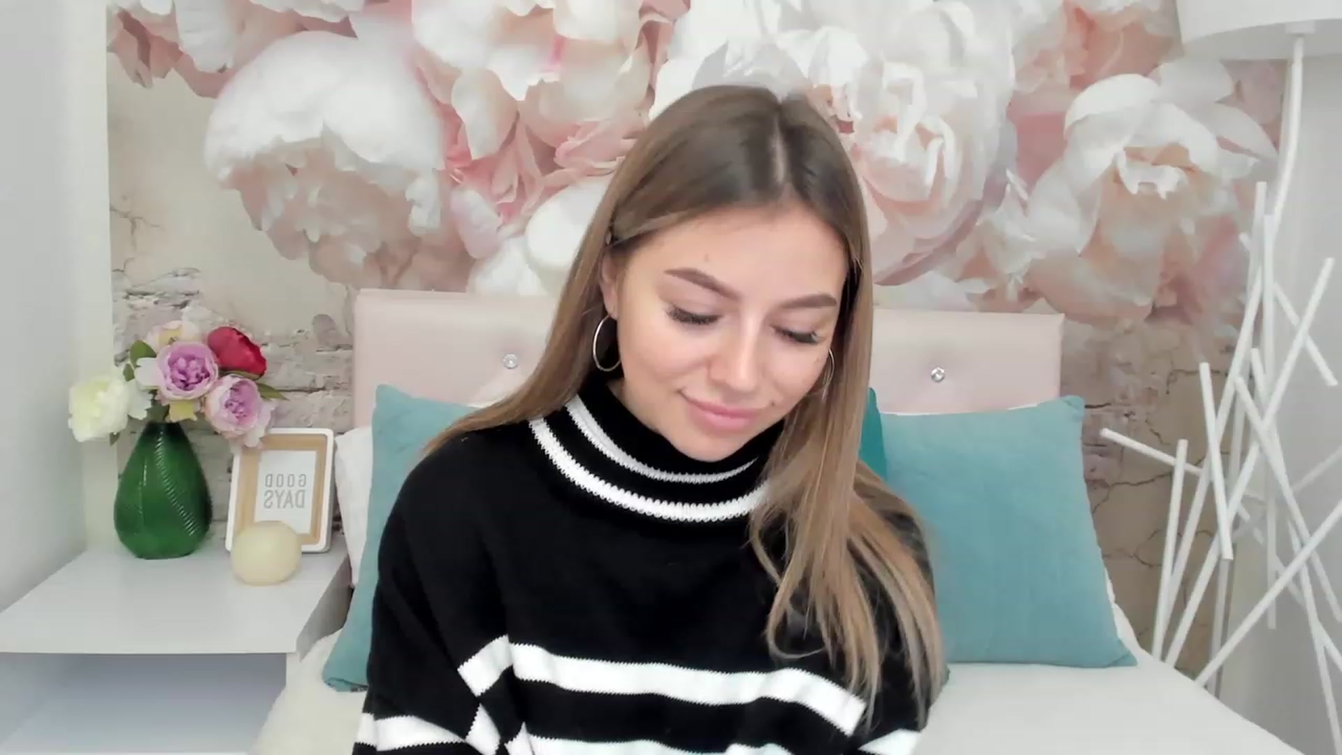 Gallery image thumbnail from SofiBloom's myfreecams stream on, 01/20/2023, 12:58 image 14 of 20