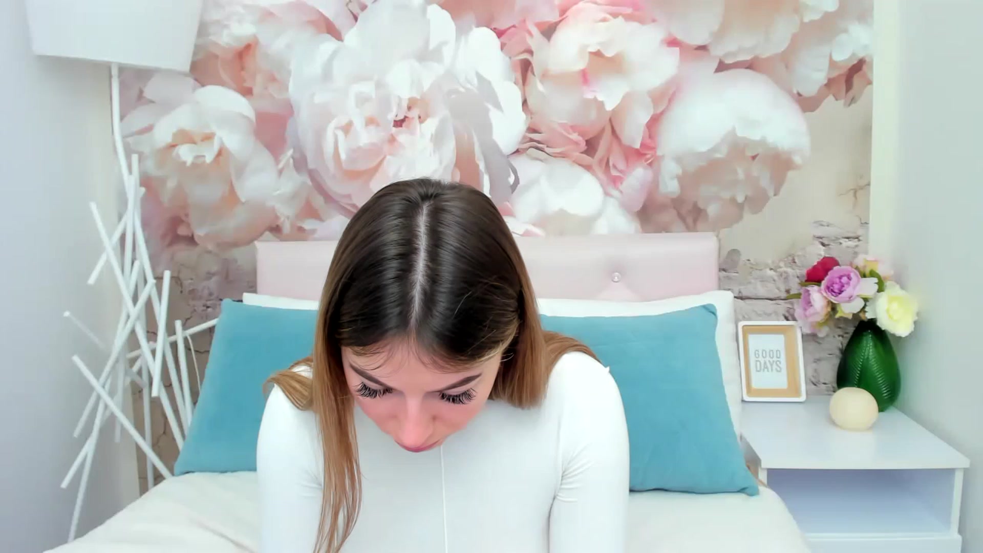 Gallery image thumbnail from SofiBloom's myfreecams stream on, 02/02/2023, 10:34 image 14 of 20