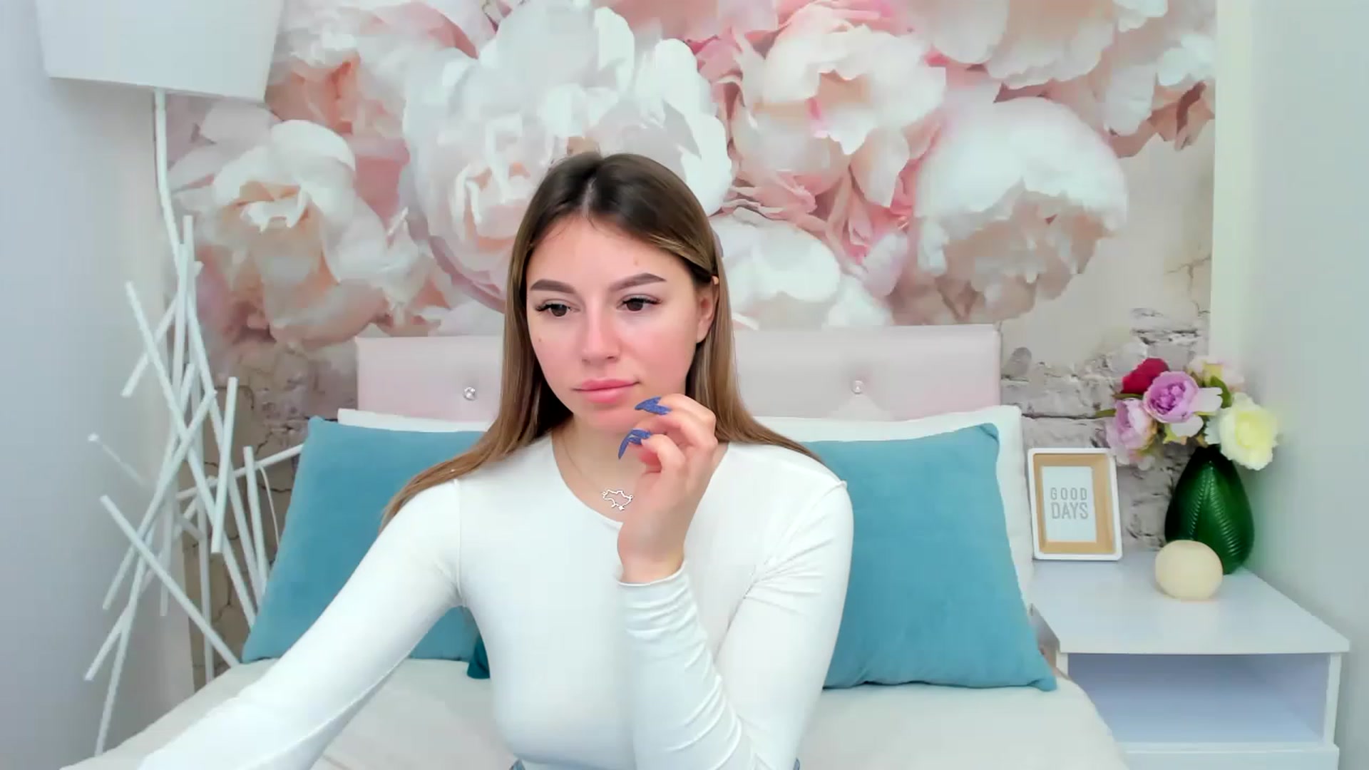 Gallery image thumbnail from SofiBloom's myfreecams stream on, 02/02/2023, 10:34 image 7 of 20