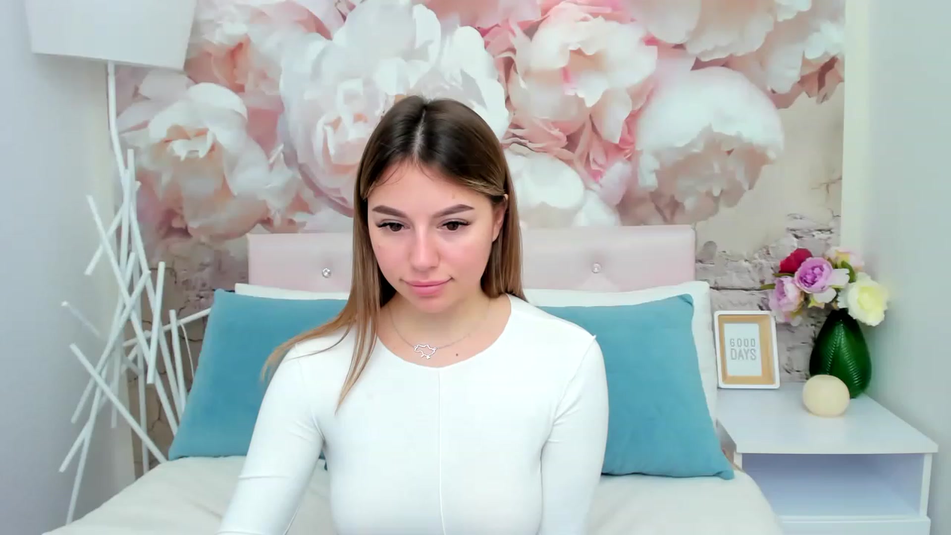Gallery image thumbnail from SofiBloom's myfreecams stream on, 02/02/2023, 10:34 image 16 of 20