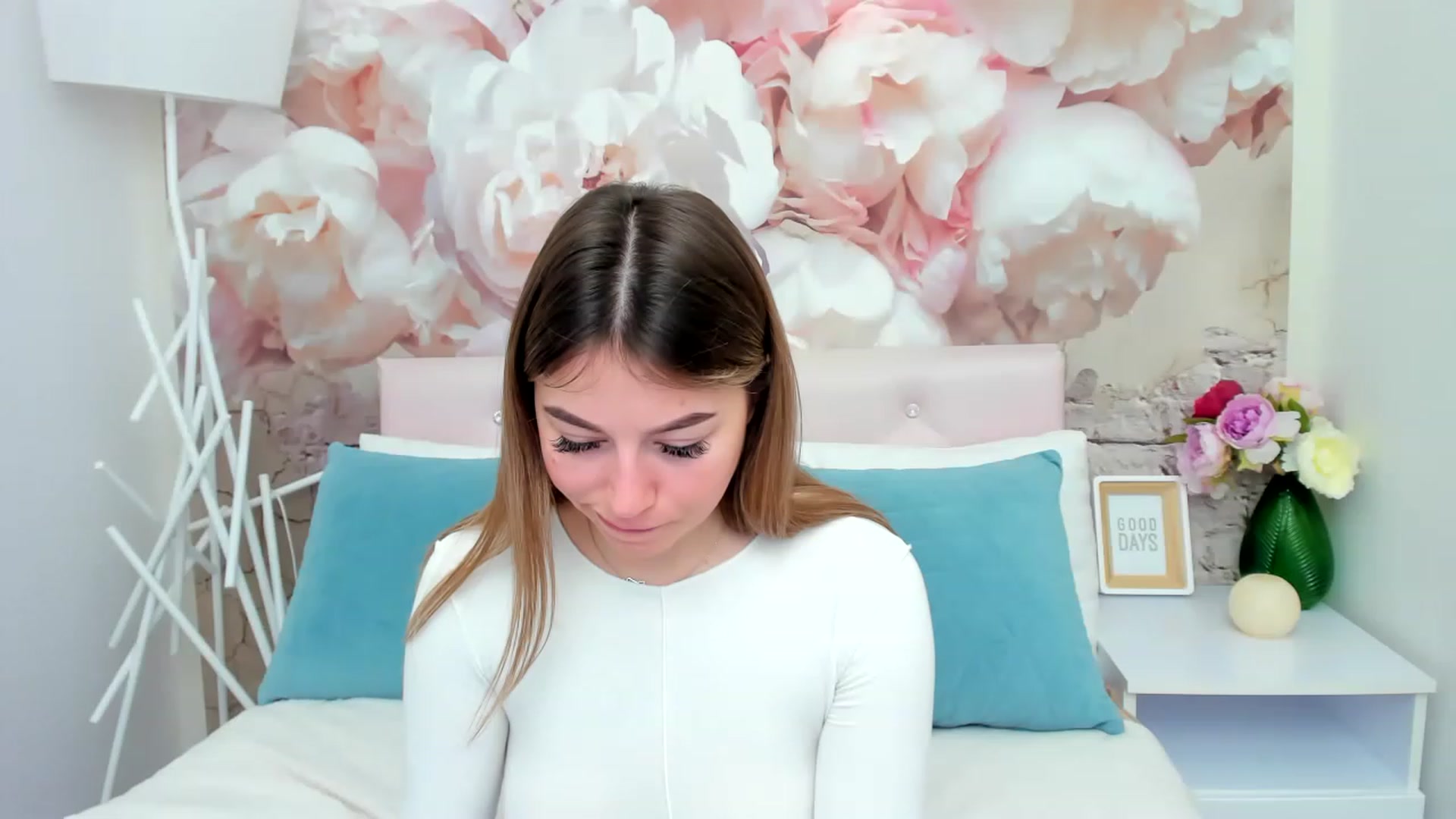 Gallery image thumbnail from SofiBloom's myfreecams stream on, 02/02/2023, 10:34 image 15 of 20