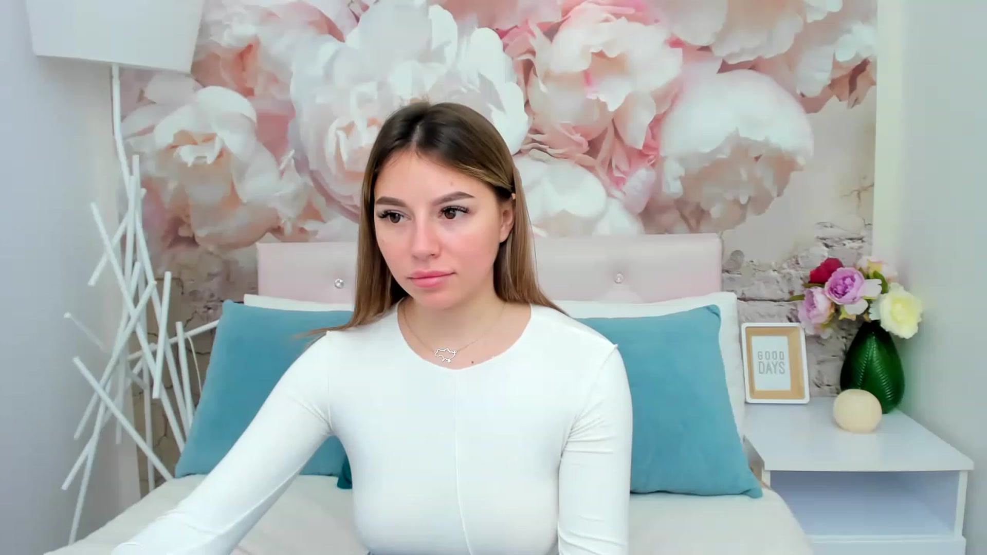 Gallery image thumbnail from SofiBloom's myfreecams stream on, 02/02/2023, 10:34 image 6 of 20