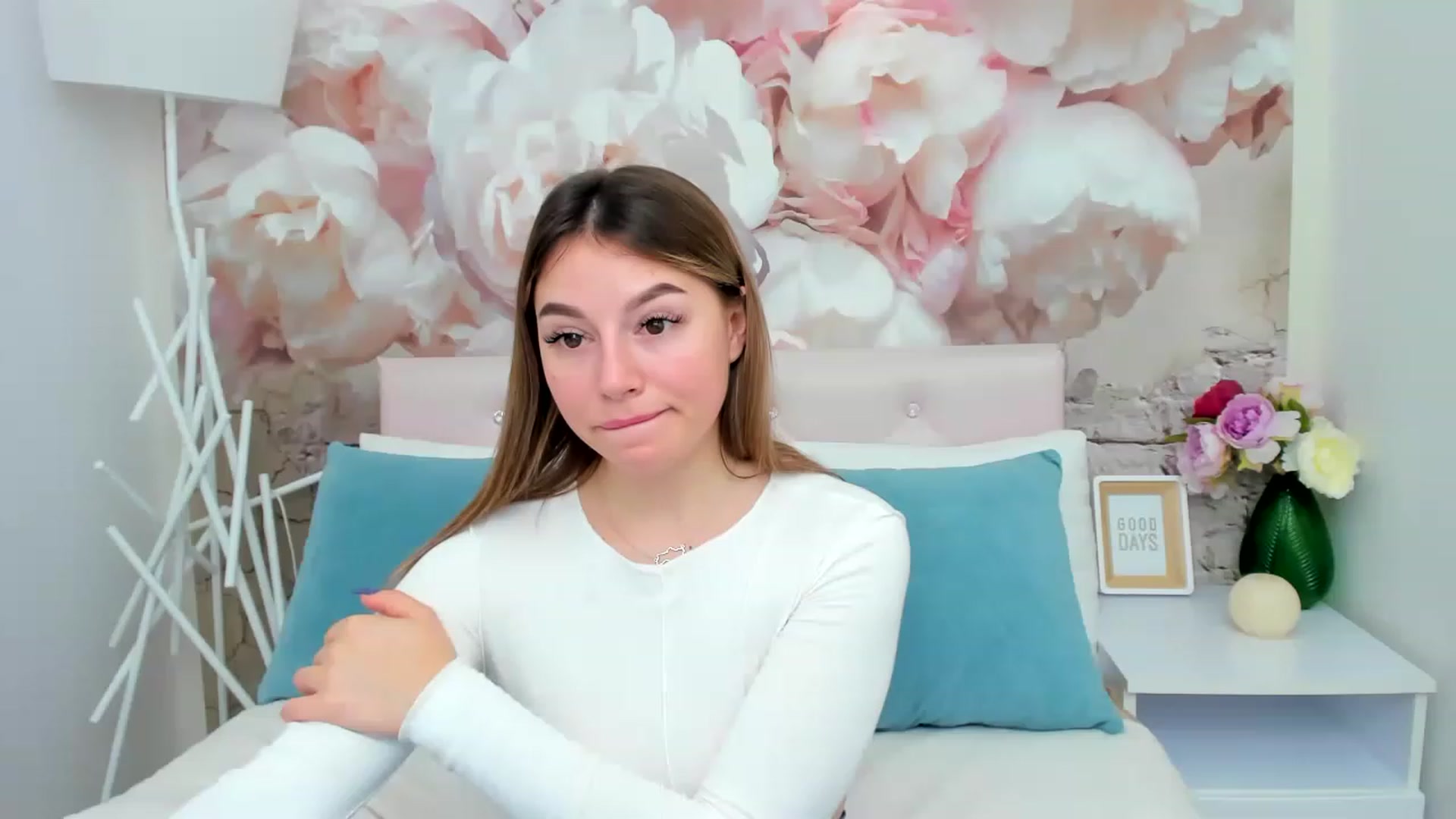 Gallery image thumbnail from SofiBloom's myfreecams stream on, 02/02/2023, 10:34 image 19 of 20